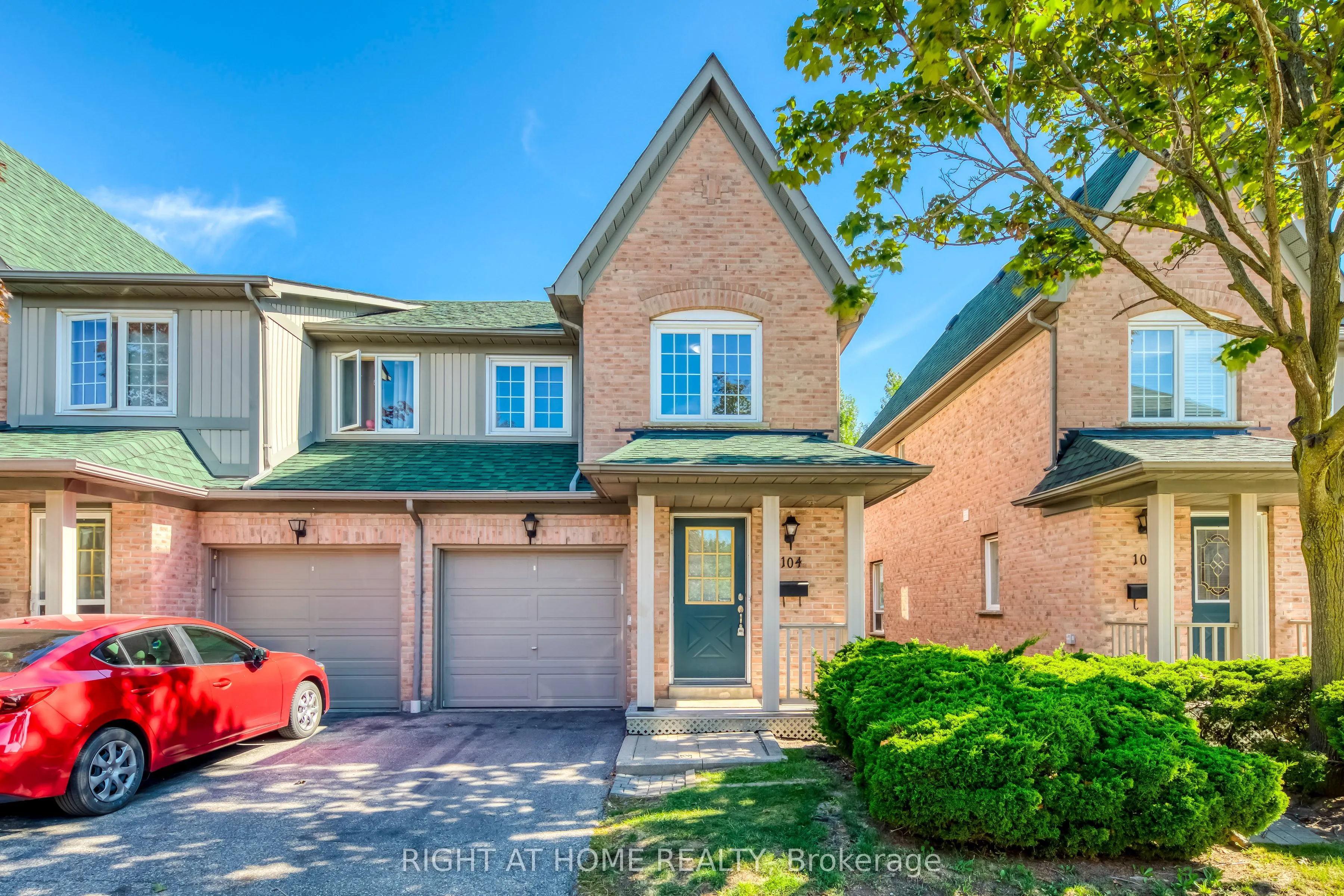 2945 Thomas Street, #104