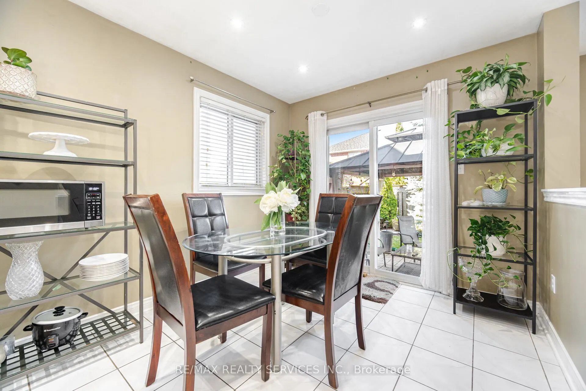 28 Fallstar Crescent