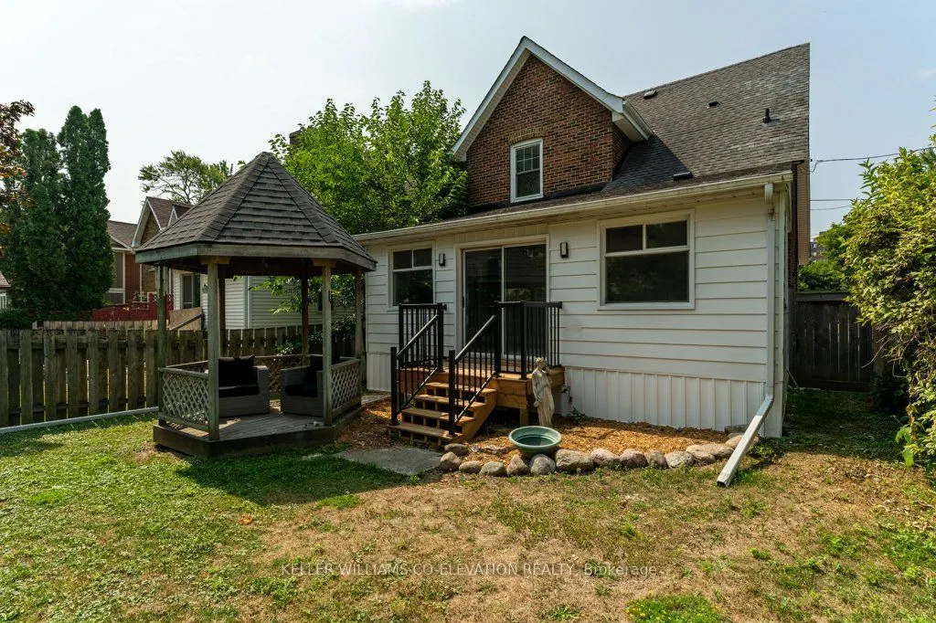 39 Court Street N