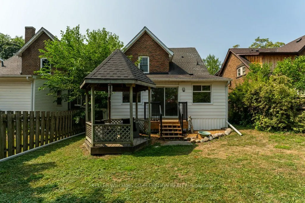 39 Court Street N