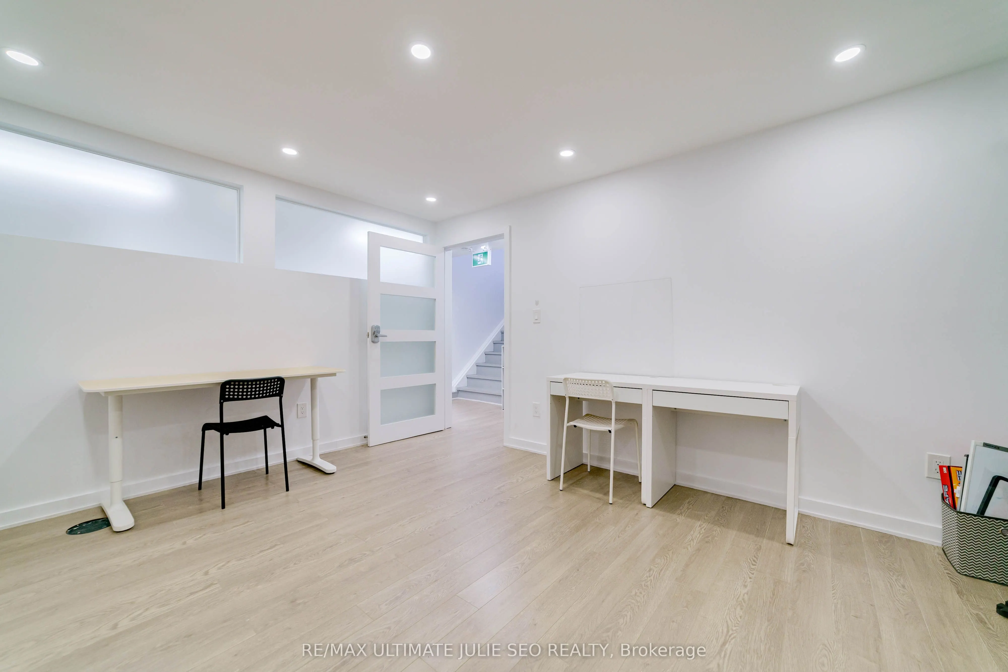 1216 St Clair Avenue W