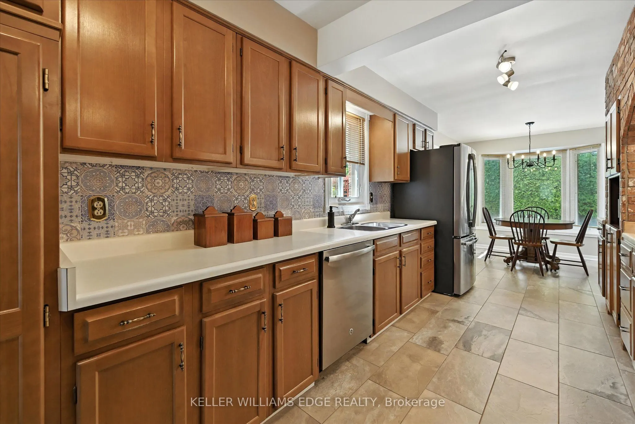 2105 Agincourt Crescent