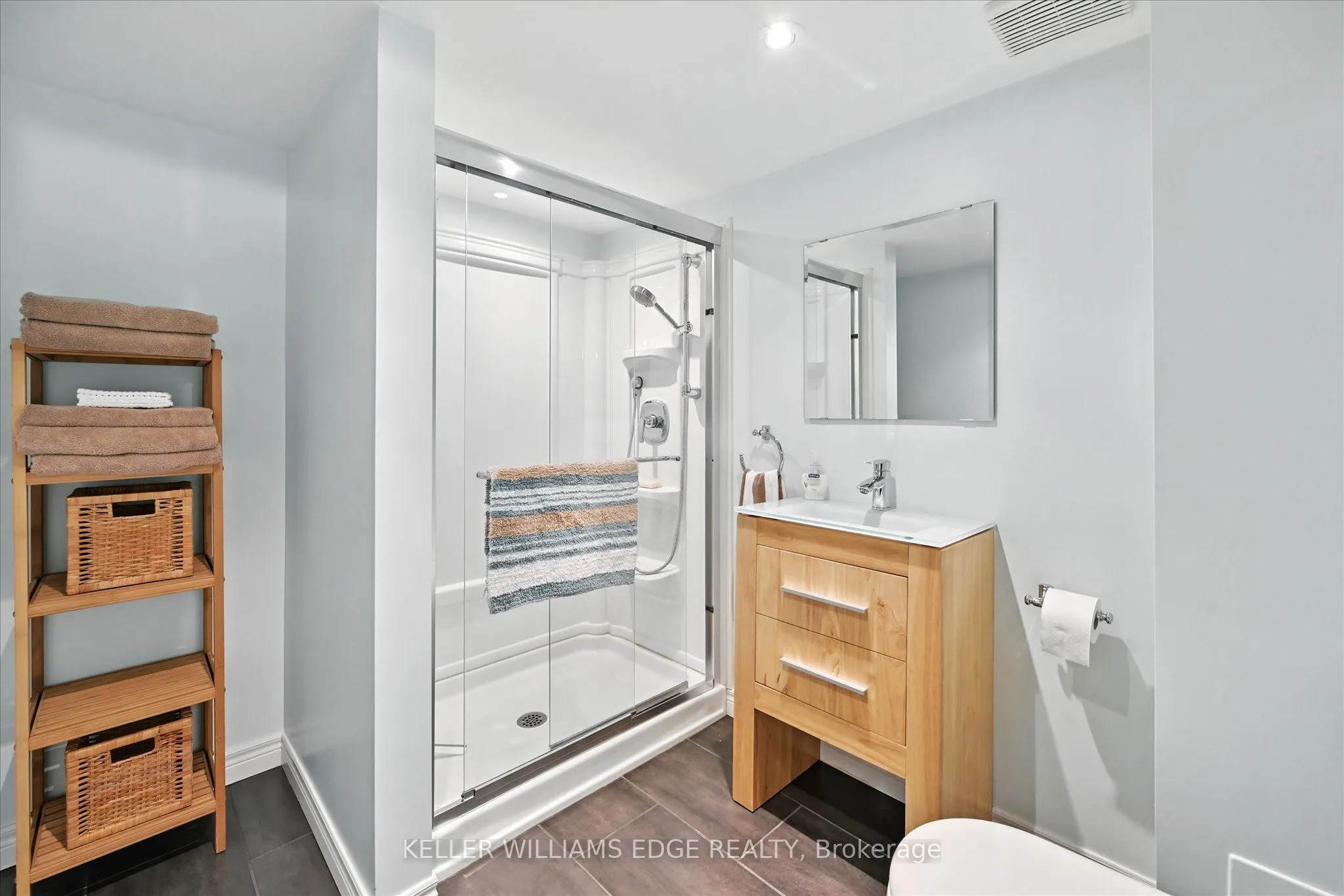 2105 Agincourt Crescent