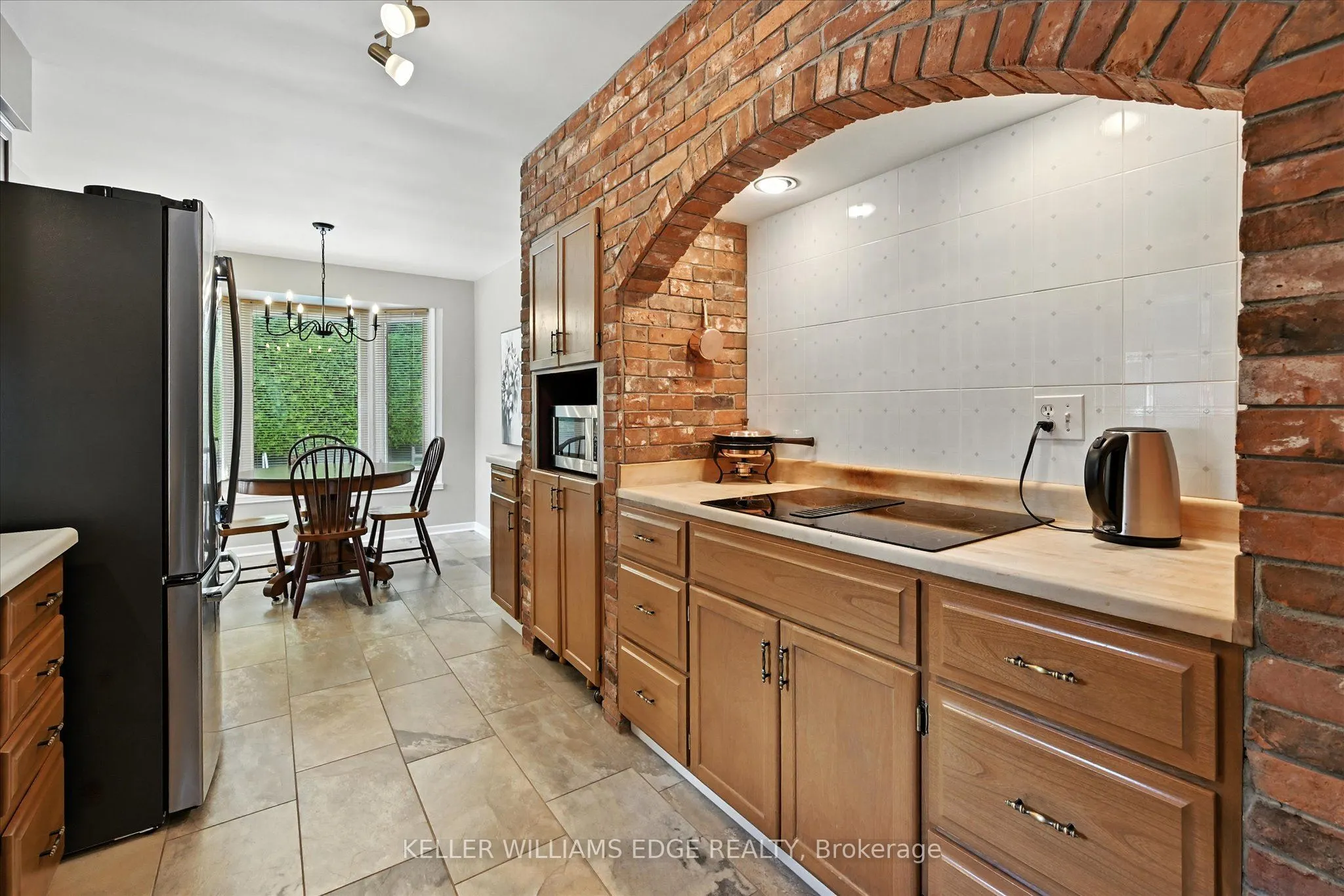 2105 Agincourt Crescent