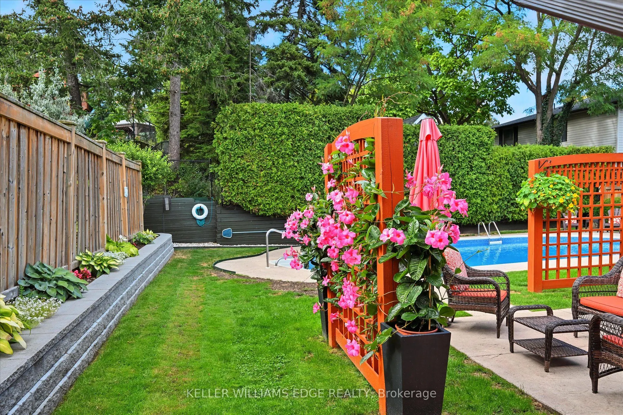 2105 Agincourt Crescent
