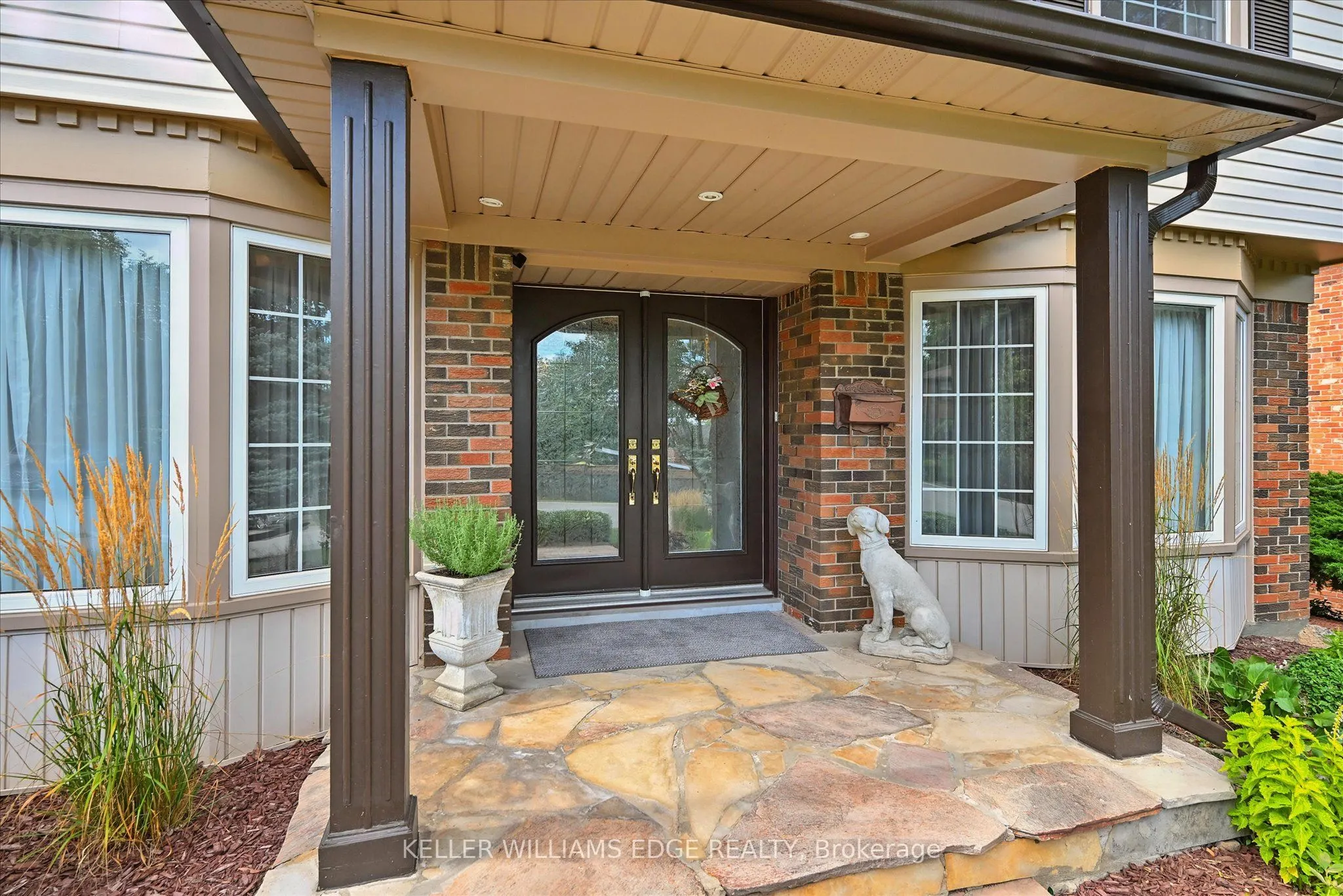 2105 Agincourt Crescent