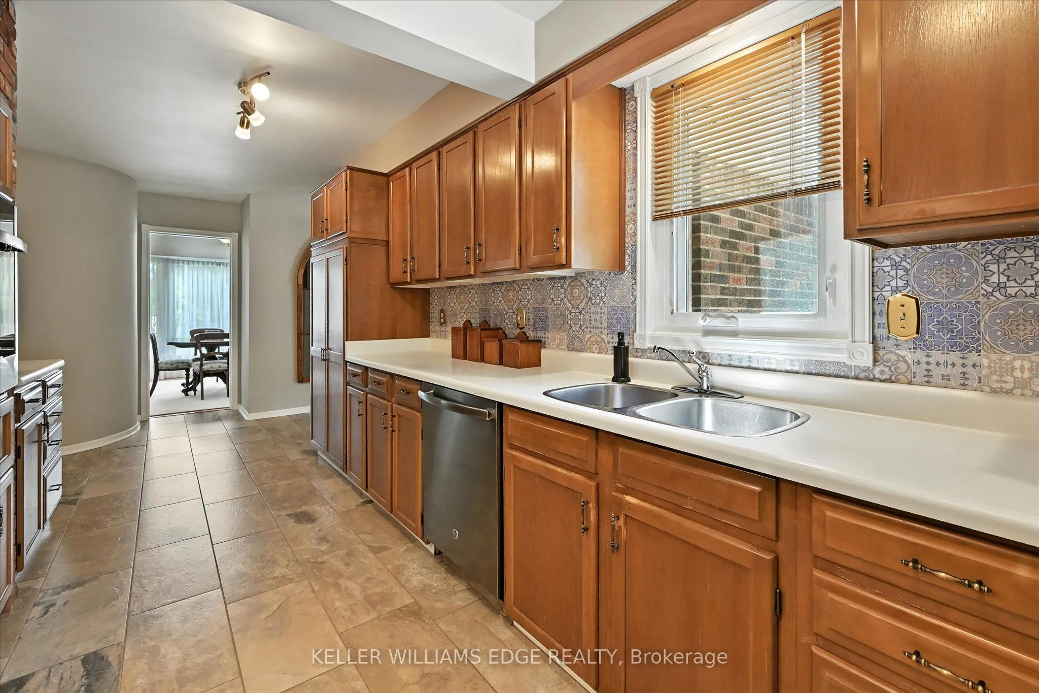 2105 Agincourt Crescent
