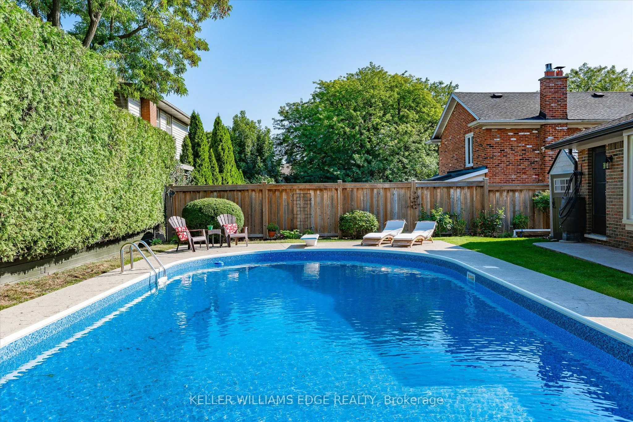 2105 Agincourt Crescent
