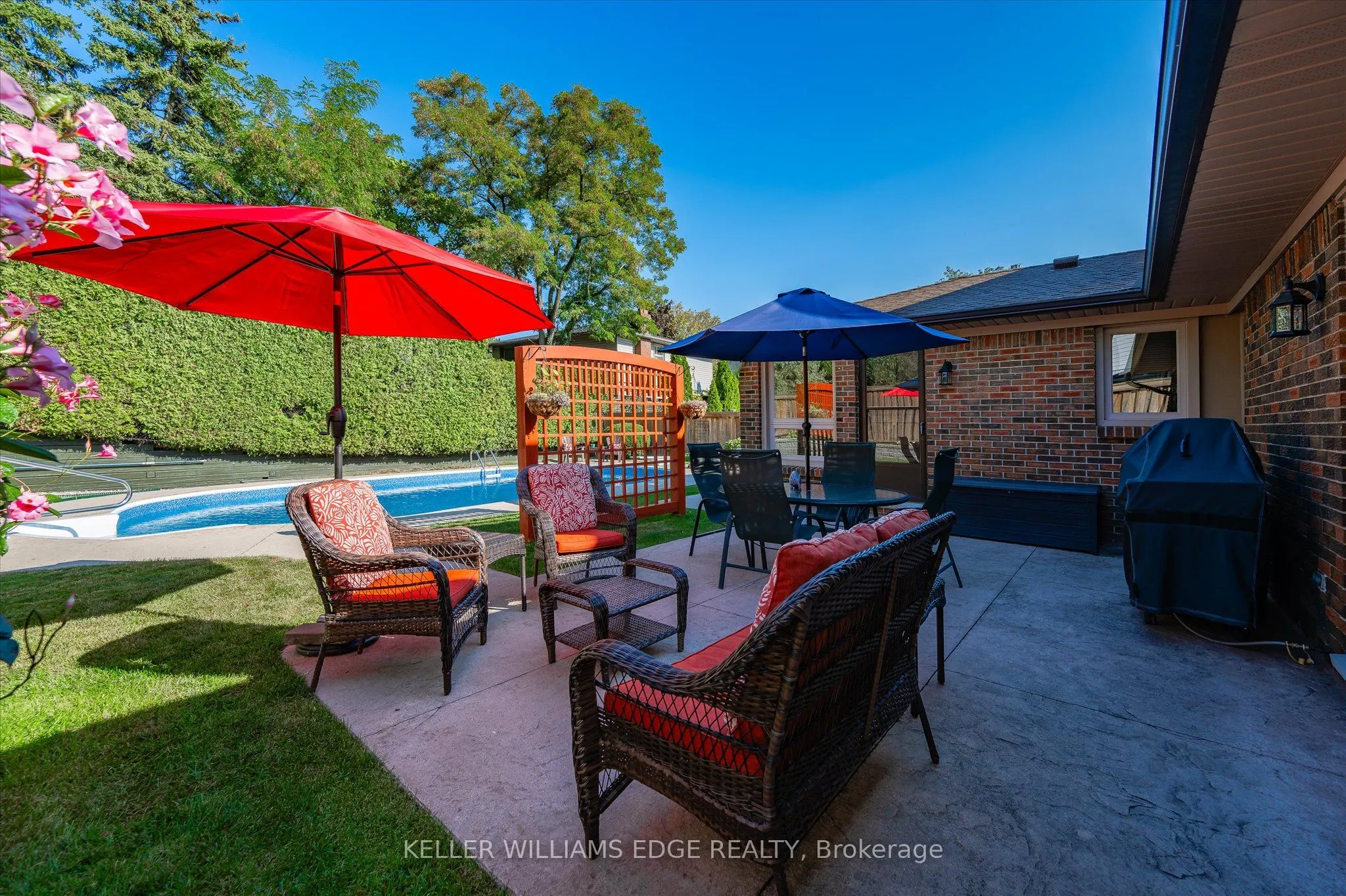 2105 Agincourt Crescent