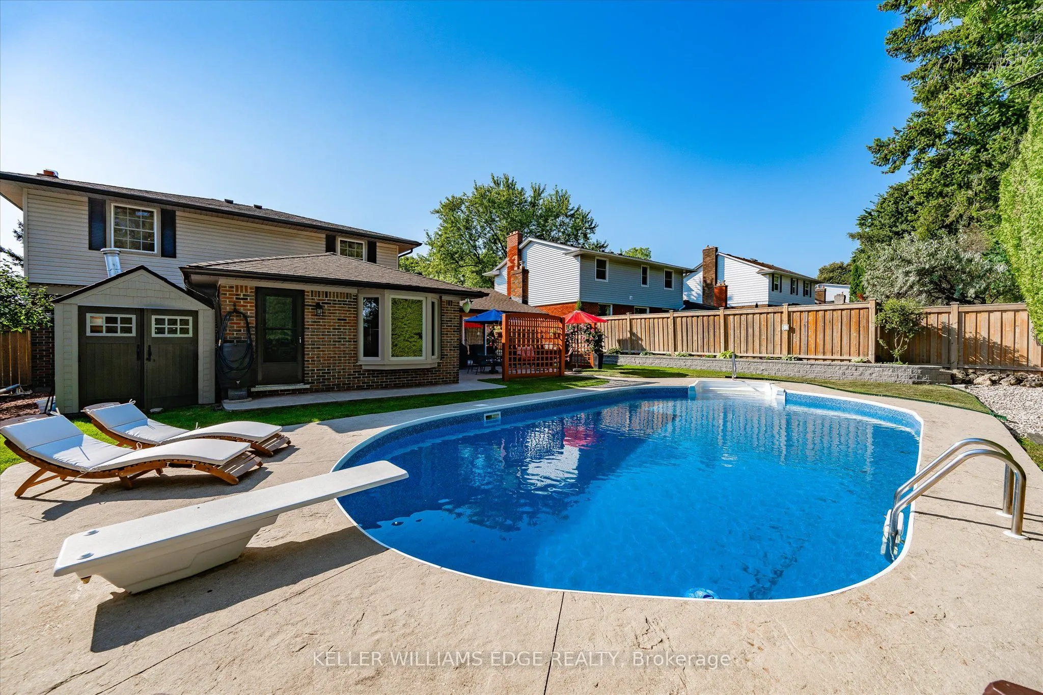 2105 Agincourt Crescent