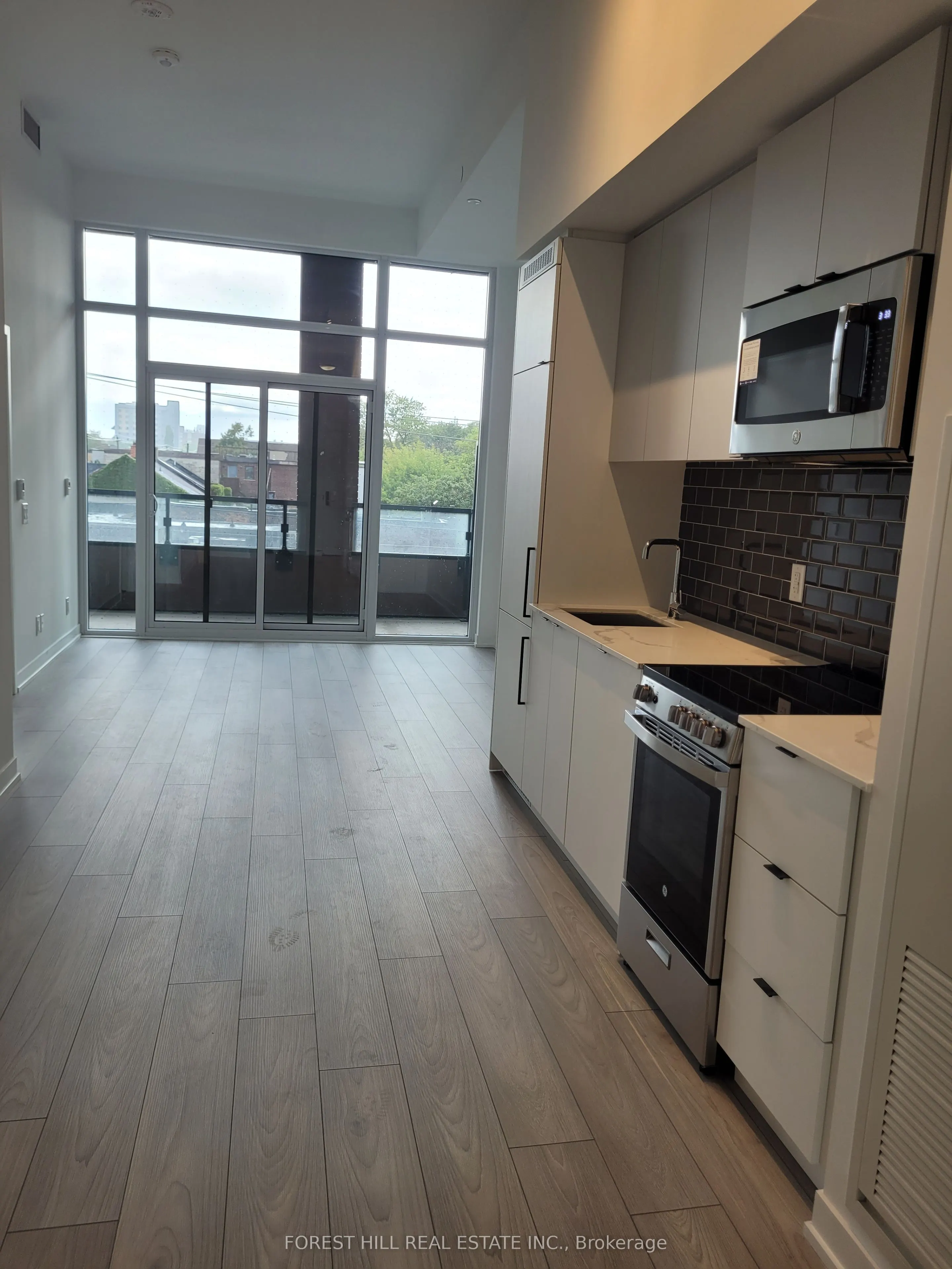 1182 King Street W, #221