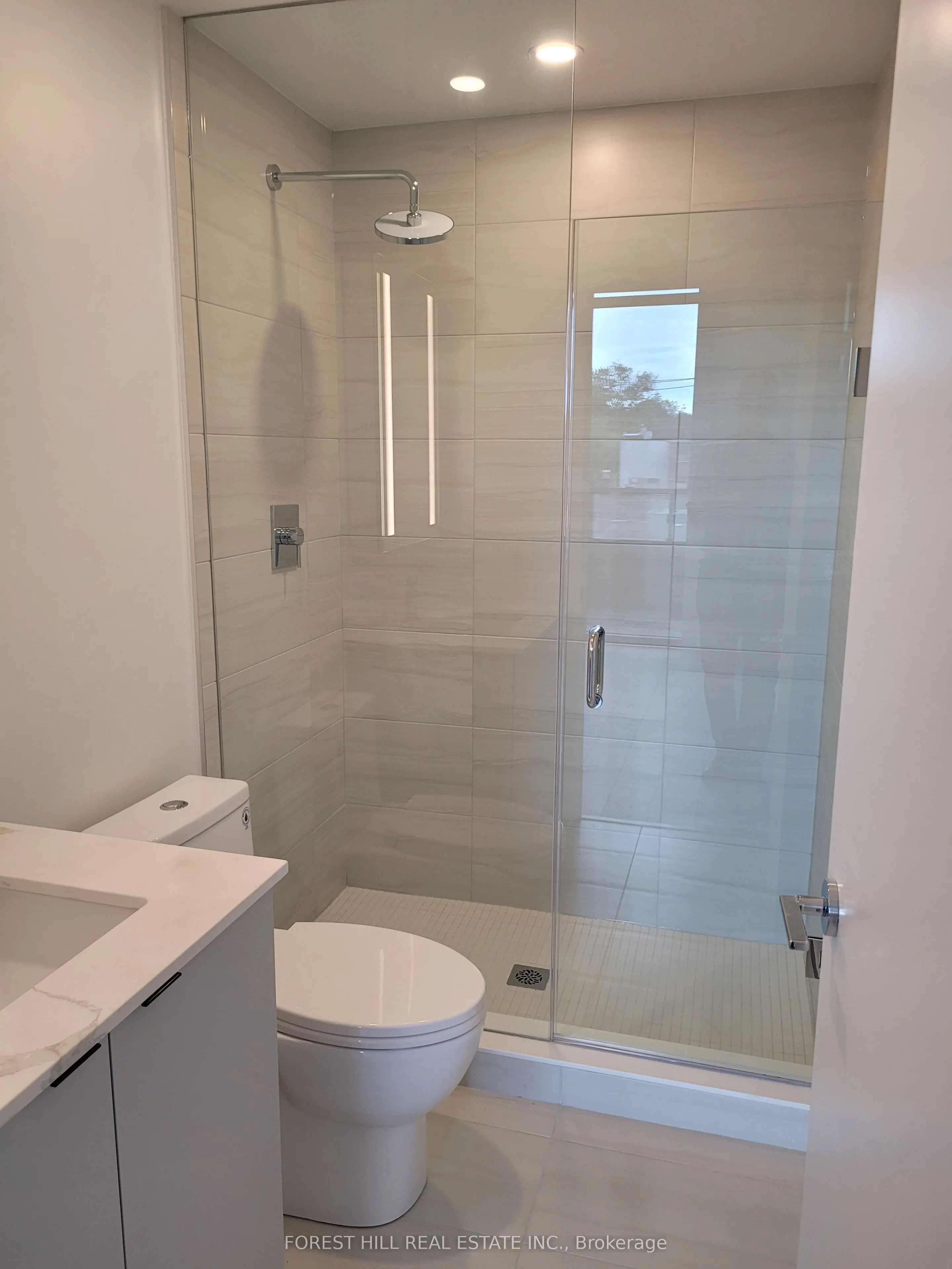 1182 King Street W, #221