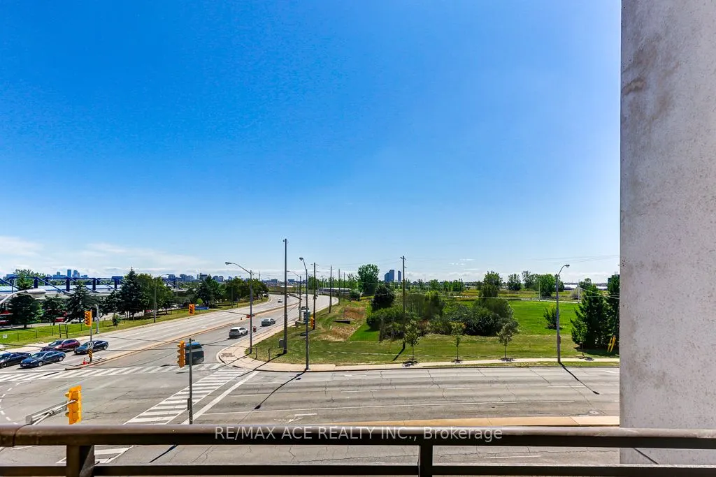 1060 Sheppard Avenue W, #315