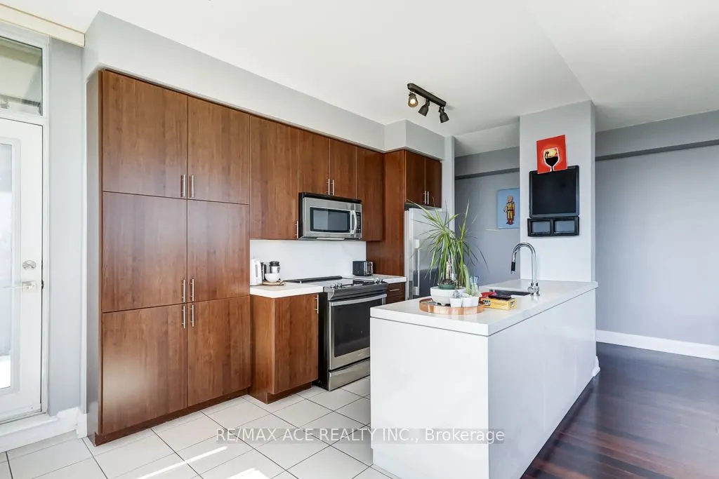 1060 Sheppard Avenue W, #315