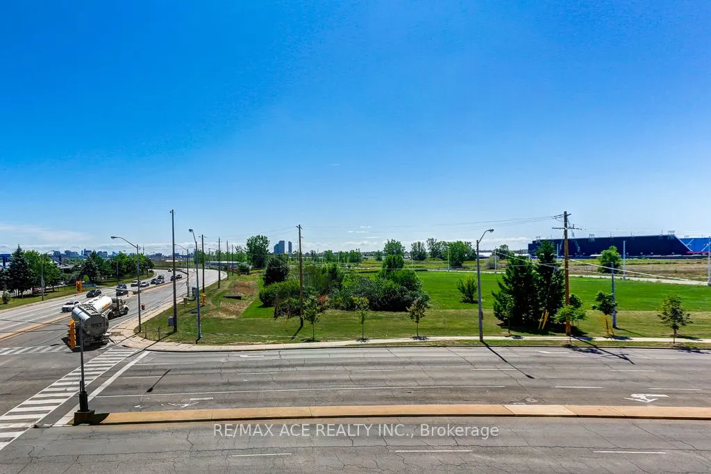 1060 Sheppard Avenue W, #315