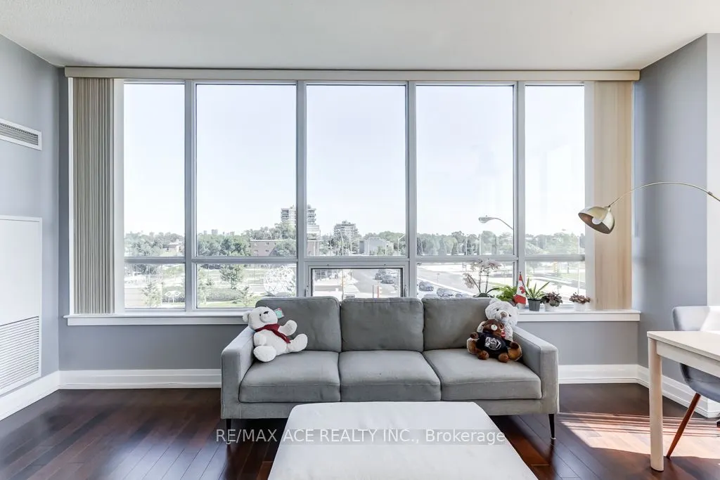 1060 Sheppard Avenue W, #315
