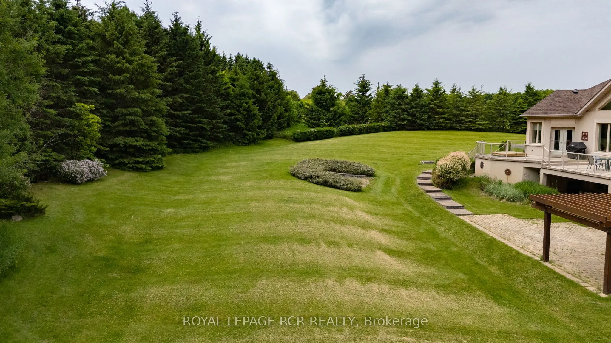 5 Woodlot Court