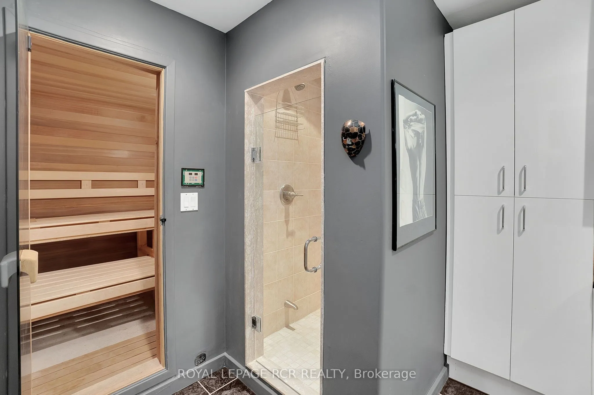 5 Woodlot Court