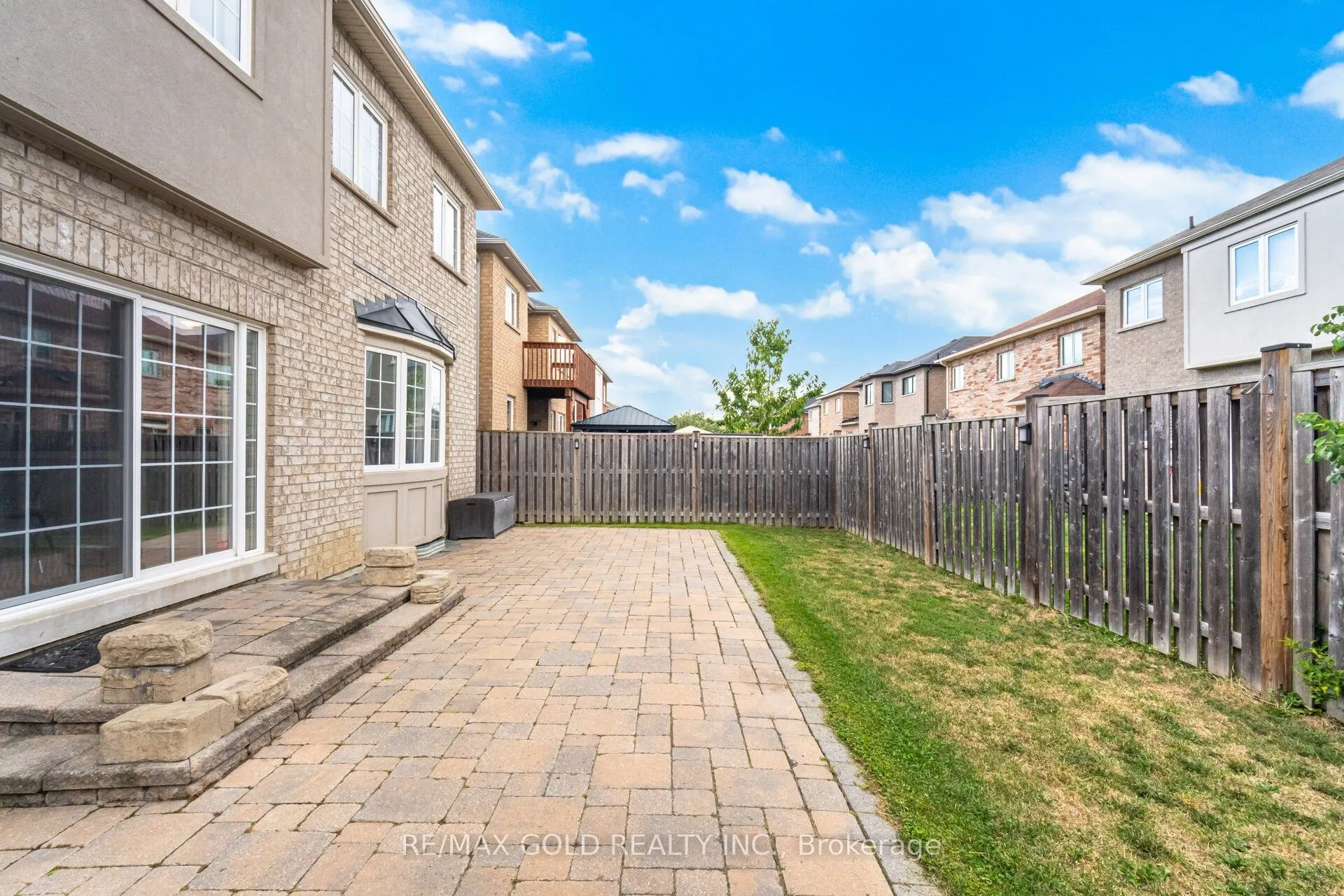 15 Oakhaven Road