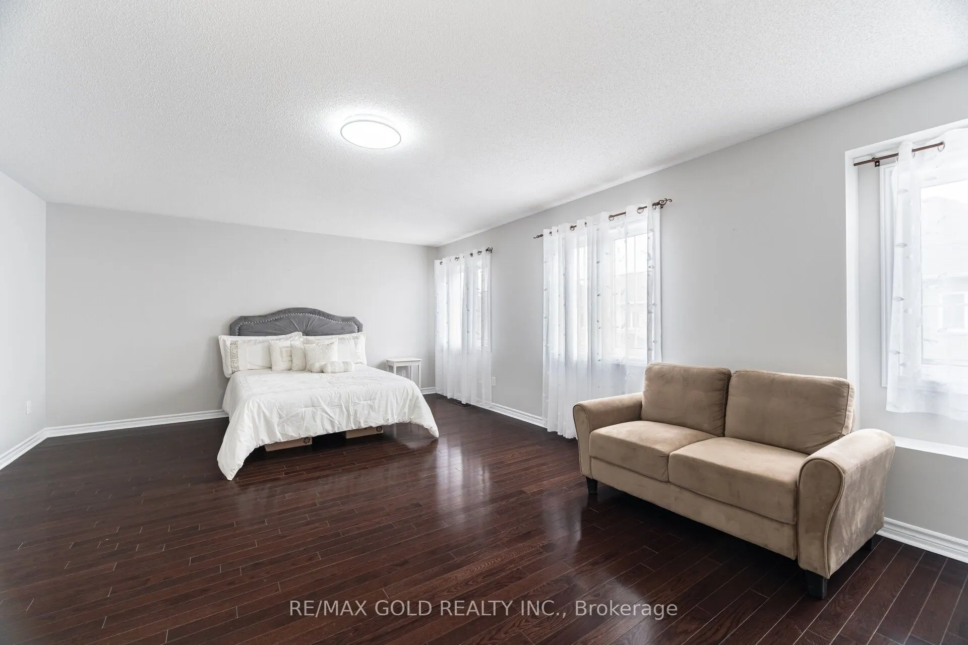 15 Oakhaven Road