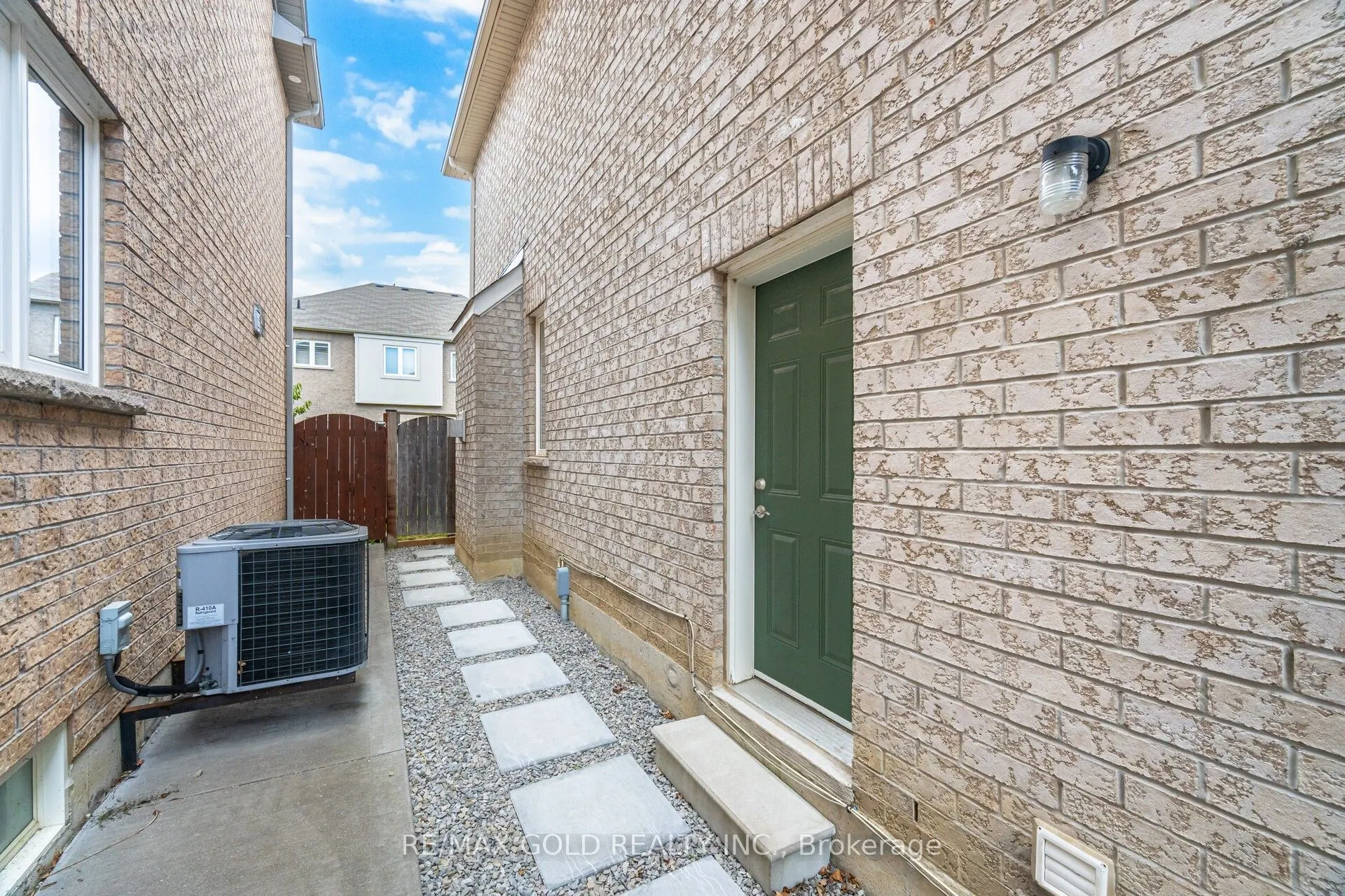 15 Oakhaven Road