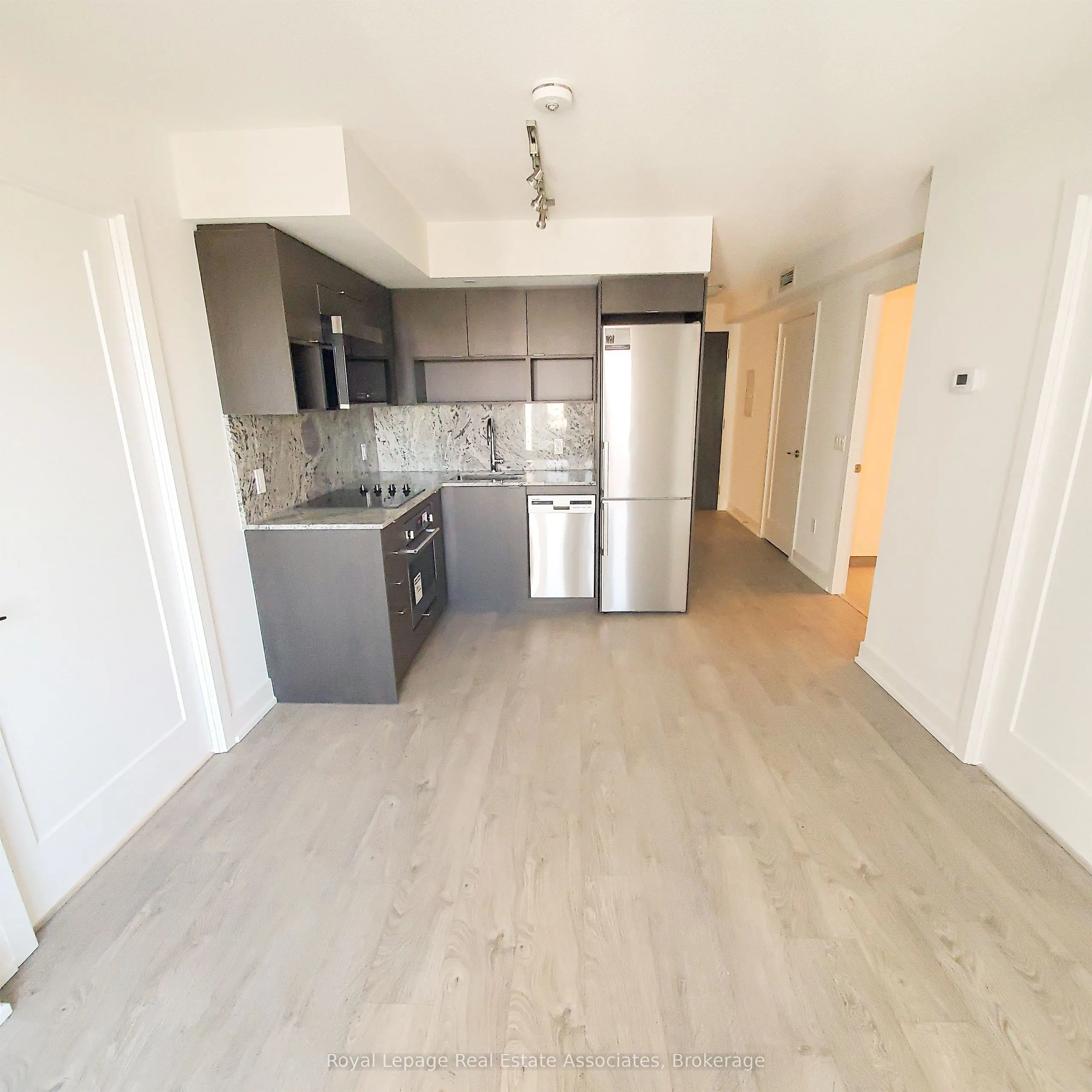 9 Mabelle Avenue, #1219