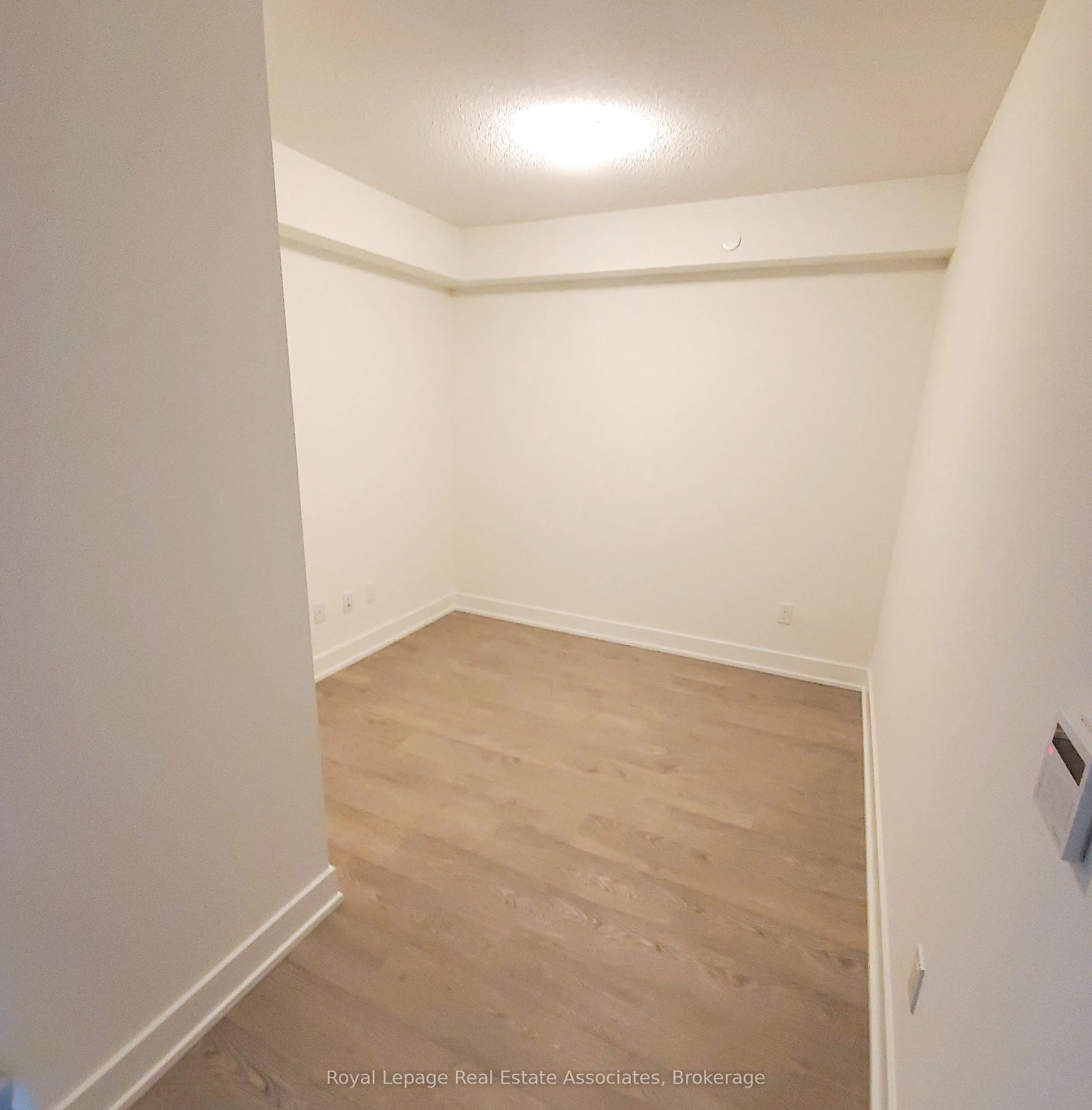 9 Mabelle Avenue, #1219