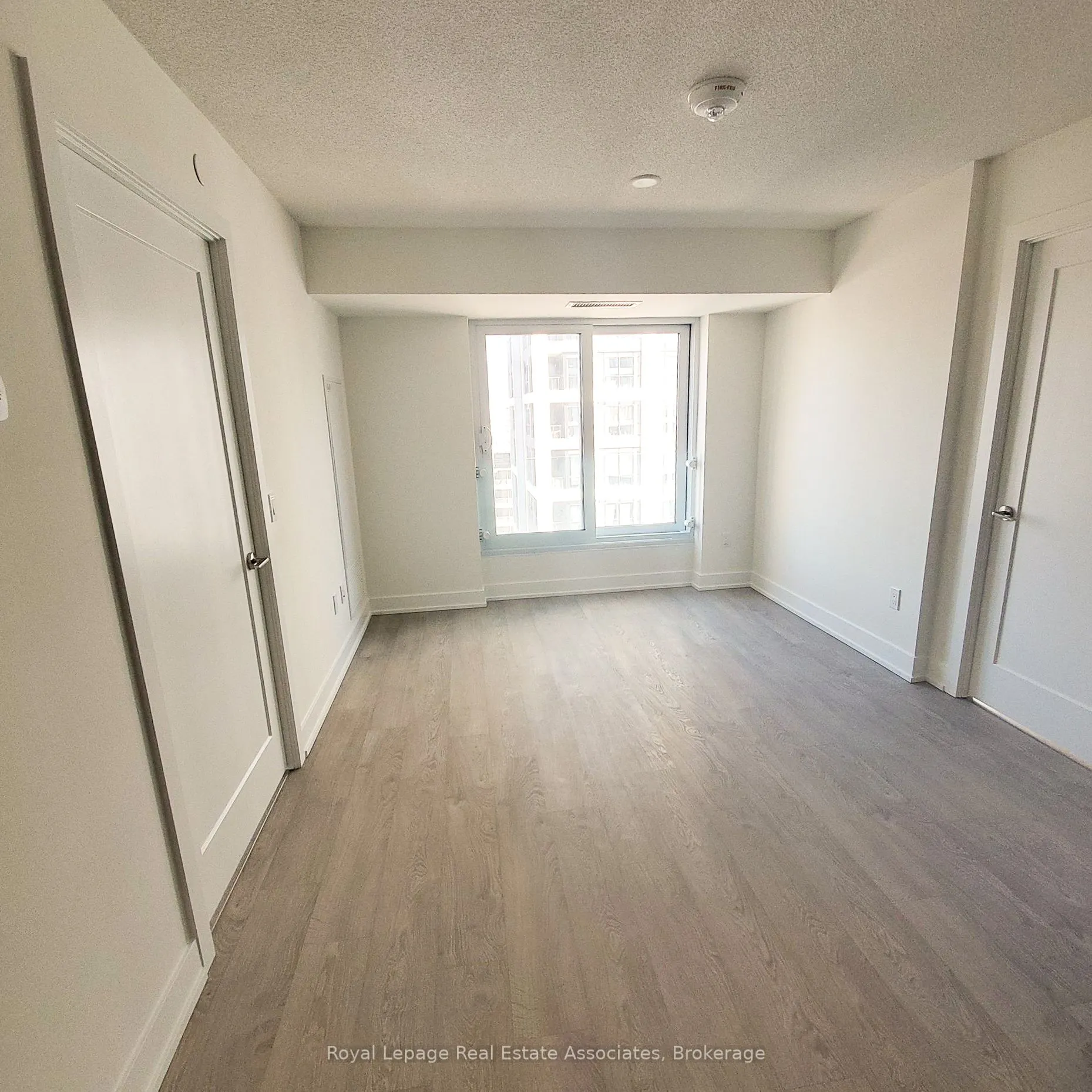 9 Mabelle Avenue, #1219