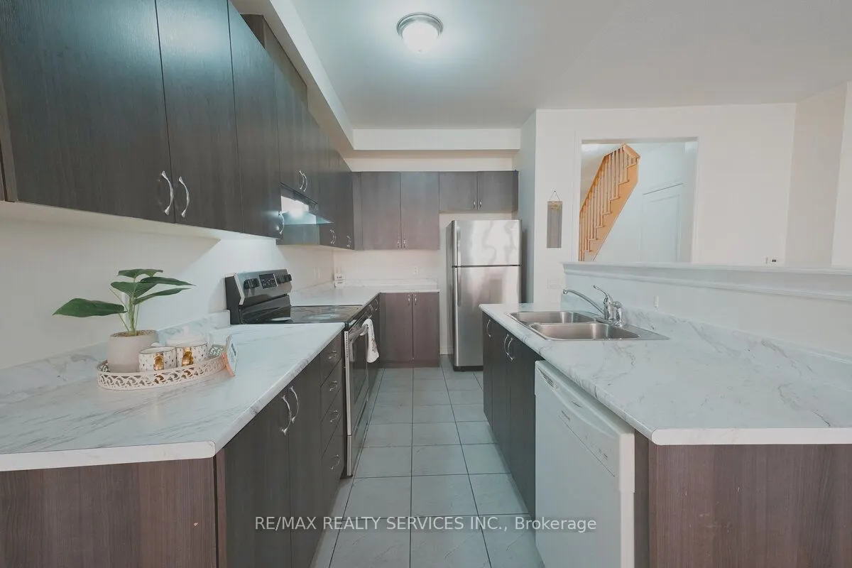 3 Sparrowbrook Street