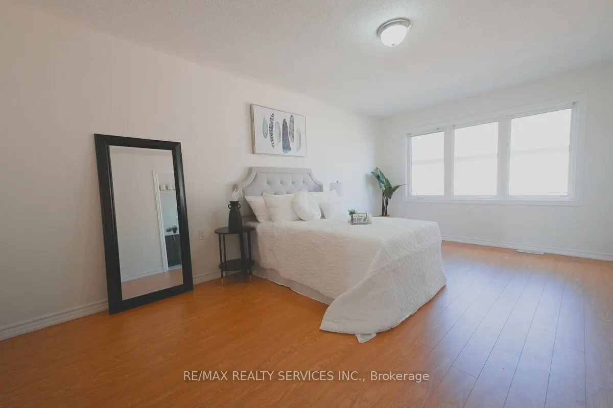 3 Sparrowbrook Street