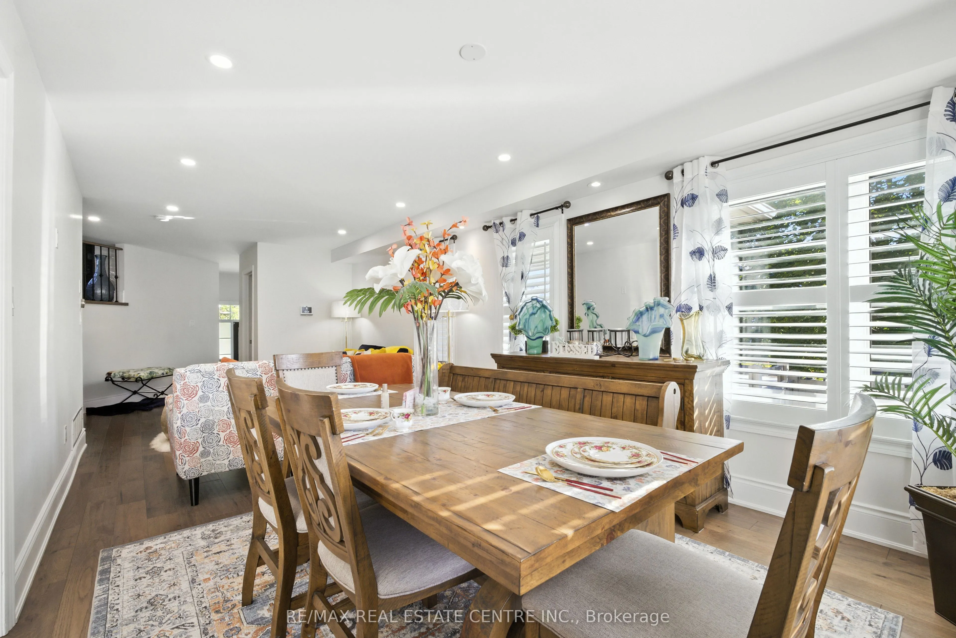 2 Bramoak Crescent