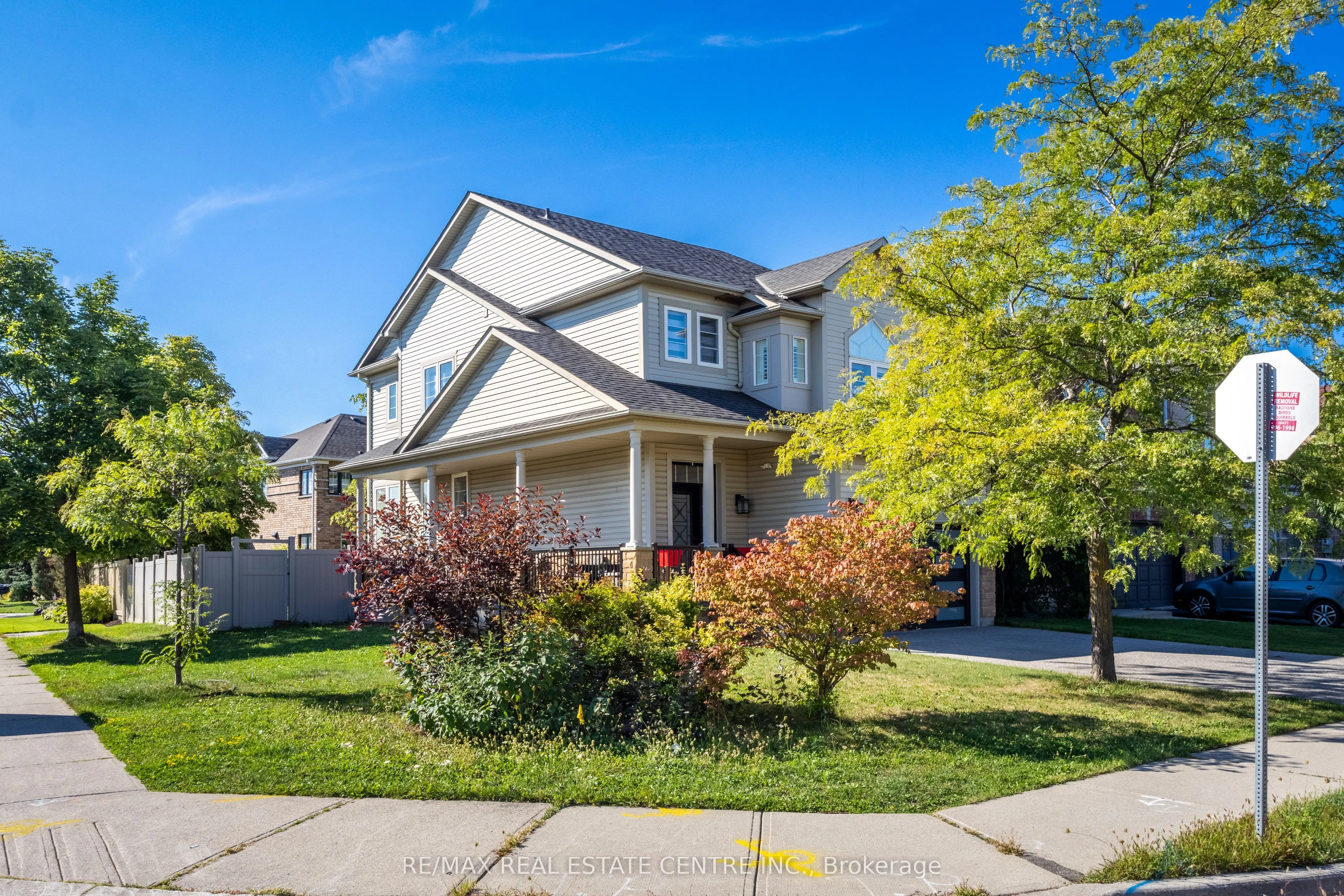 2 Bramoak Crescent