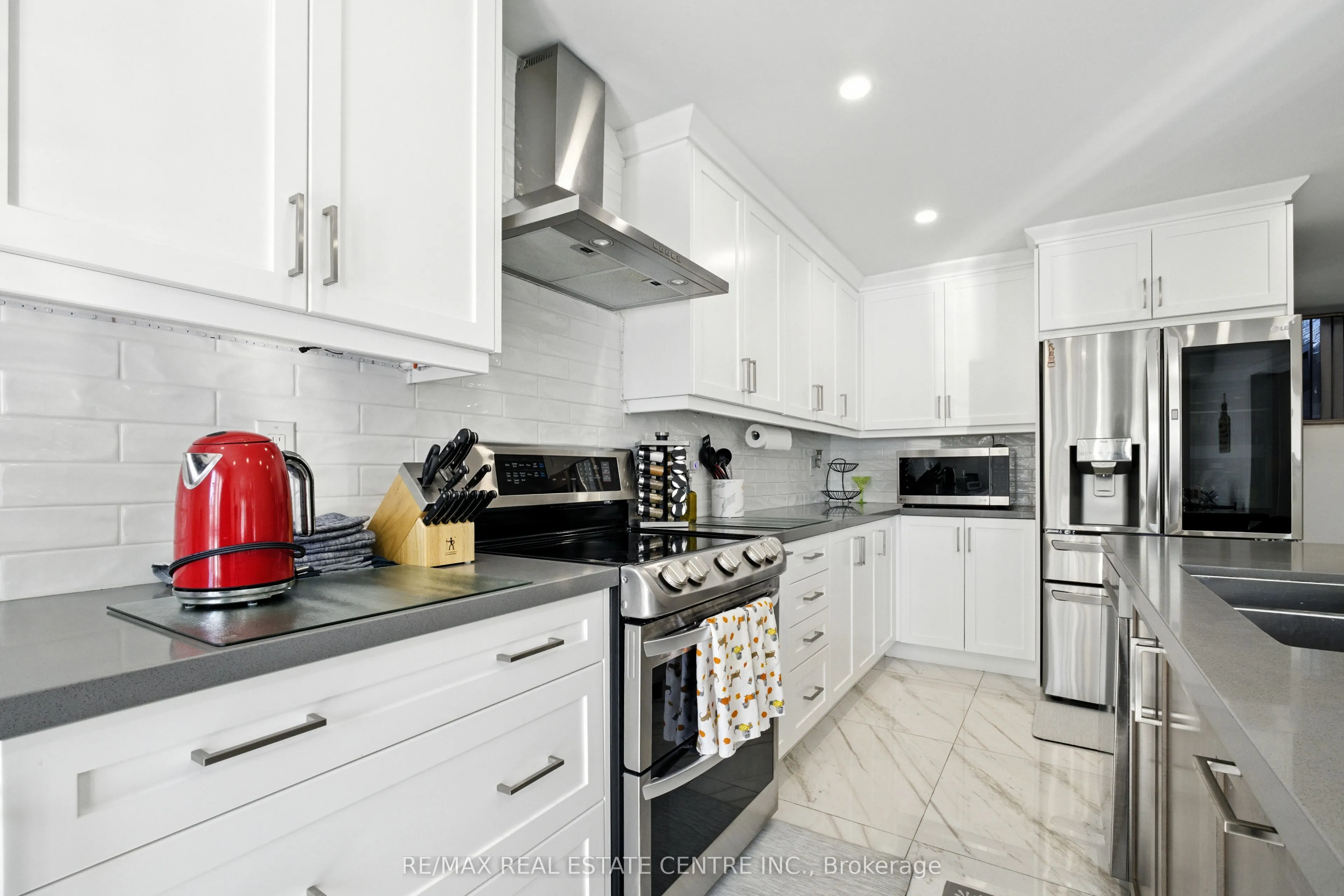 2 Bramoak Crescent