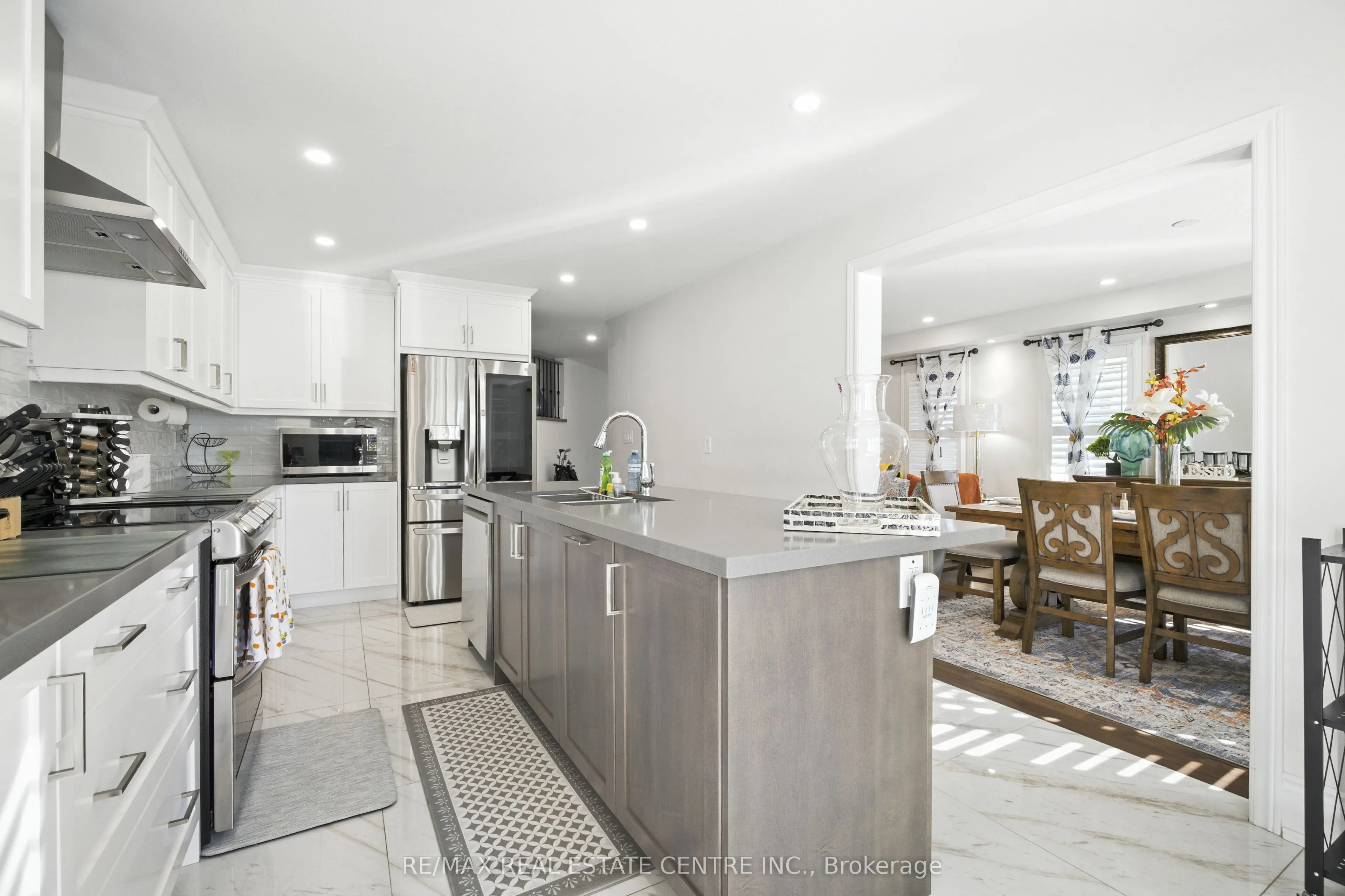 2 Bramoak Crescent