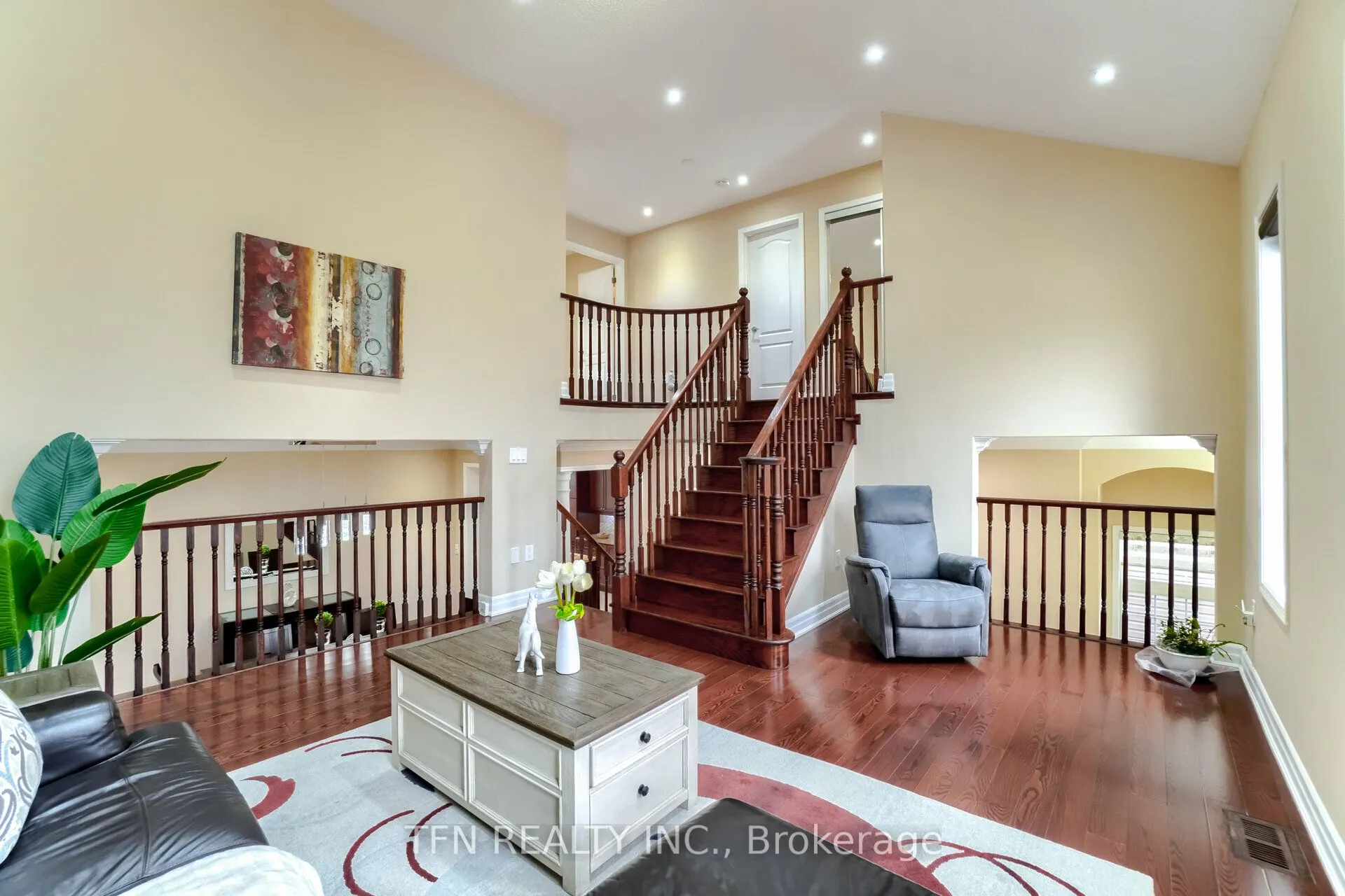 327 PRINGLE Avenue