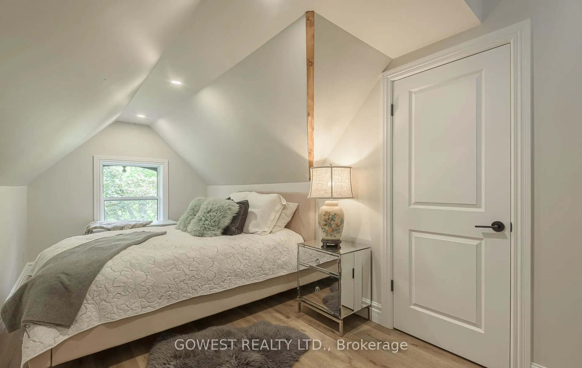 376 Chartwell Road