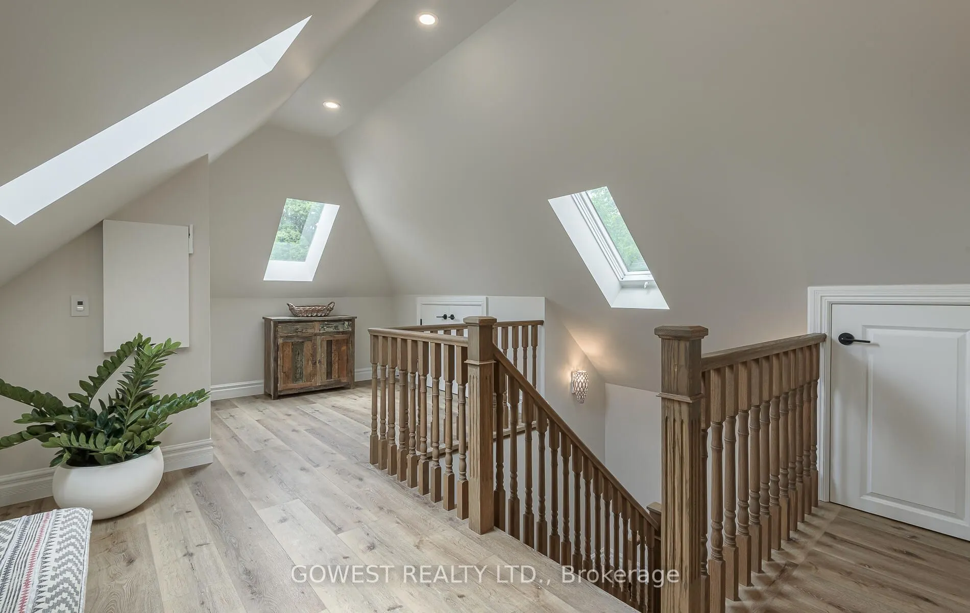 376 Chartwell Road
