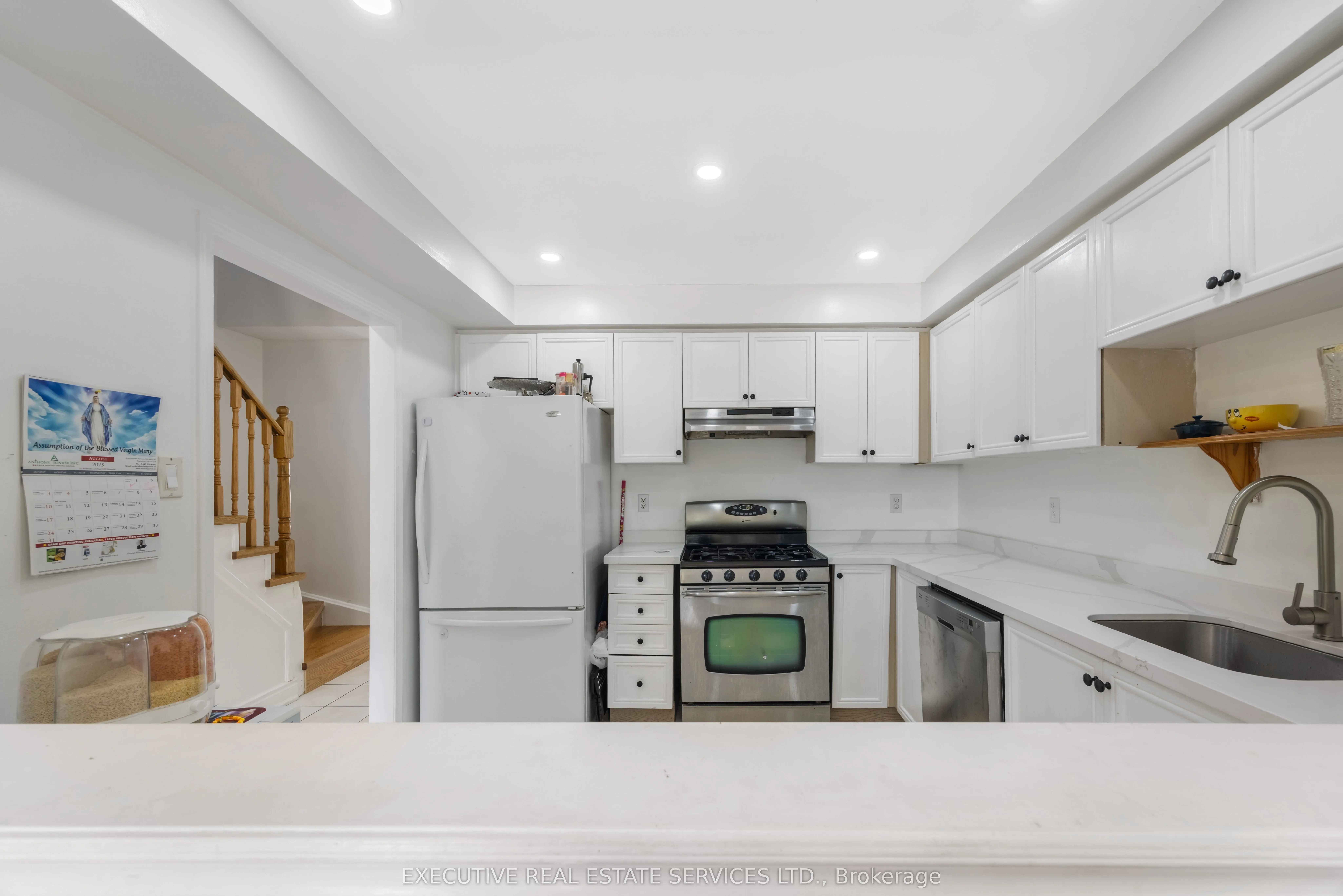 39 Caruso Drive