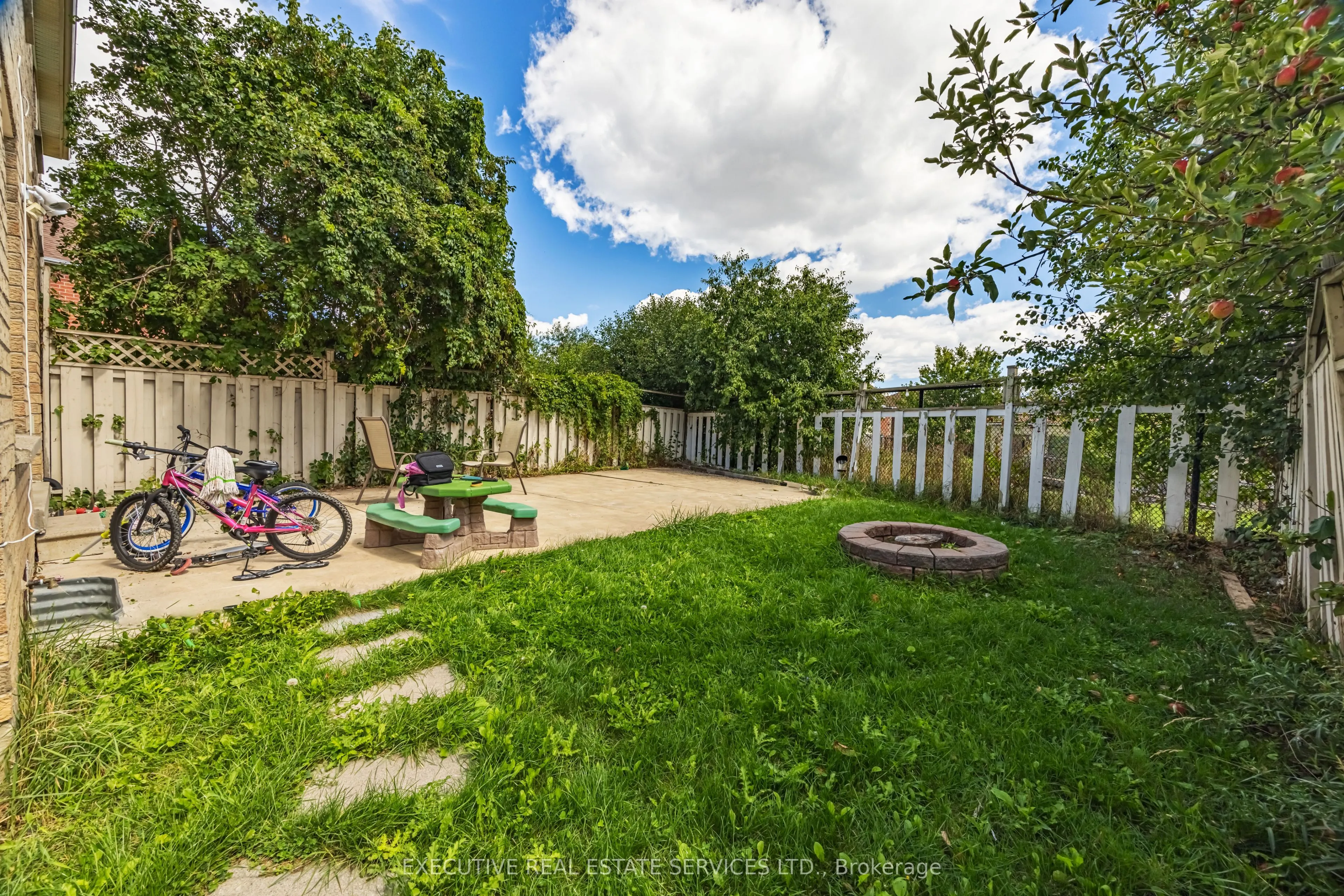 39 Caruso Drive