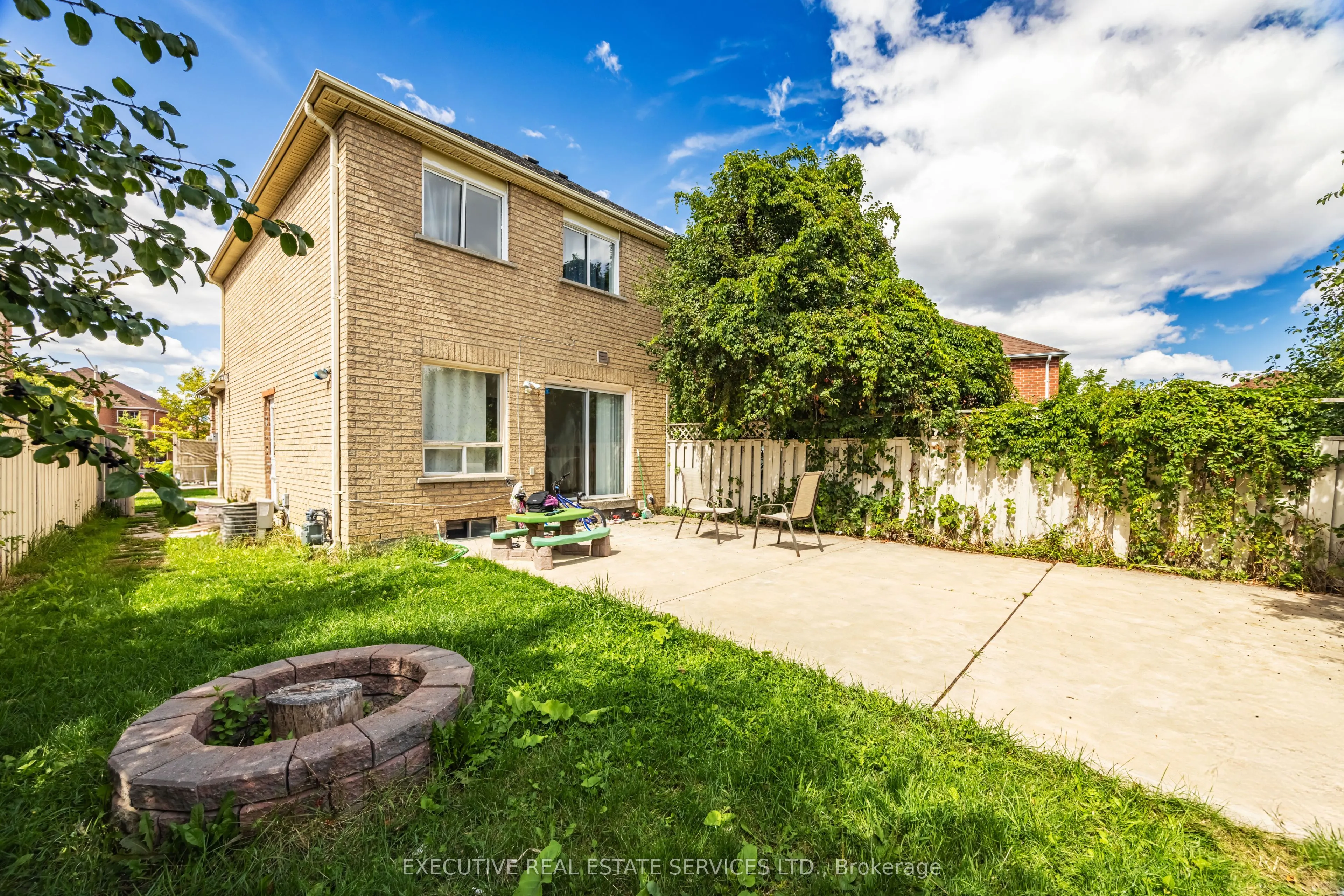 39 Caruso Drive