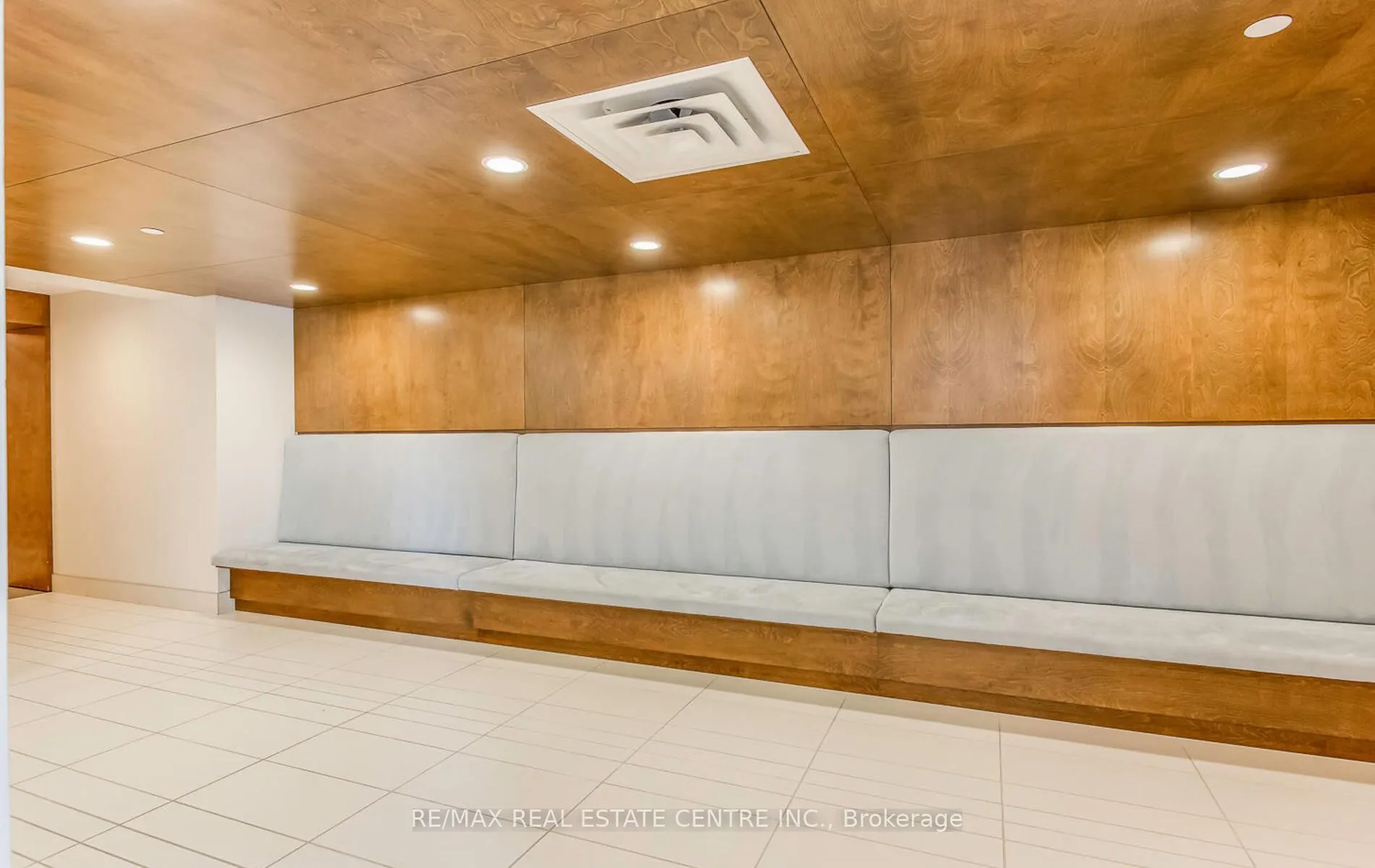 2212 Lakeshore Boulevard W, #2208