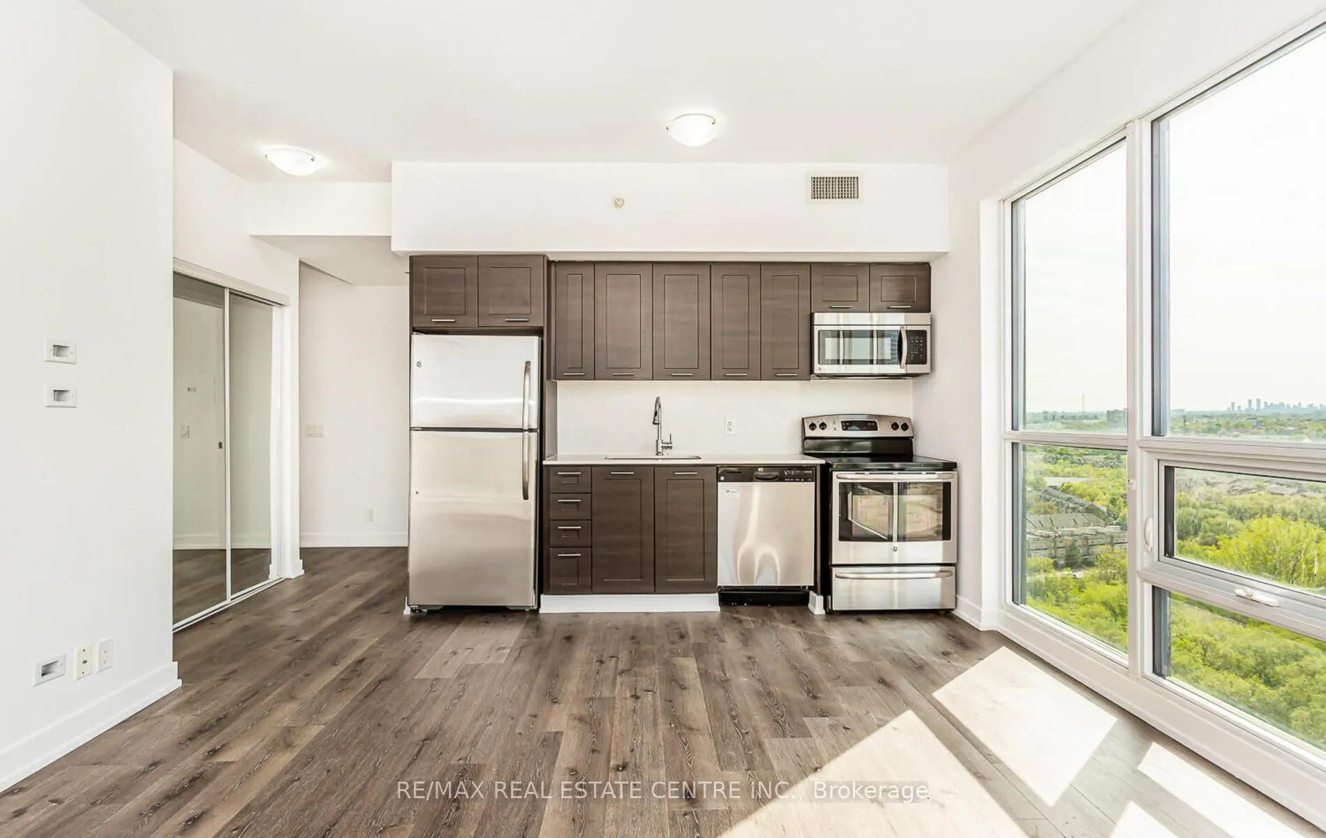 2212 Lakeshore Boulevard W, #2208