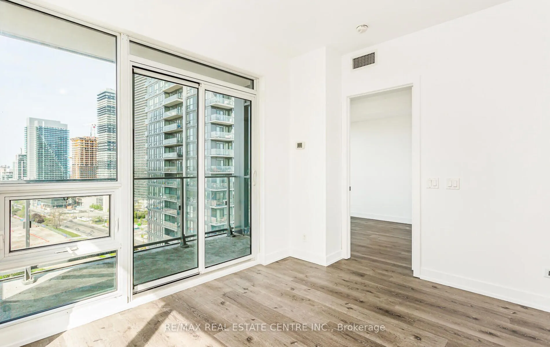 2212 Lakeshore Boulevard W, #2208