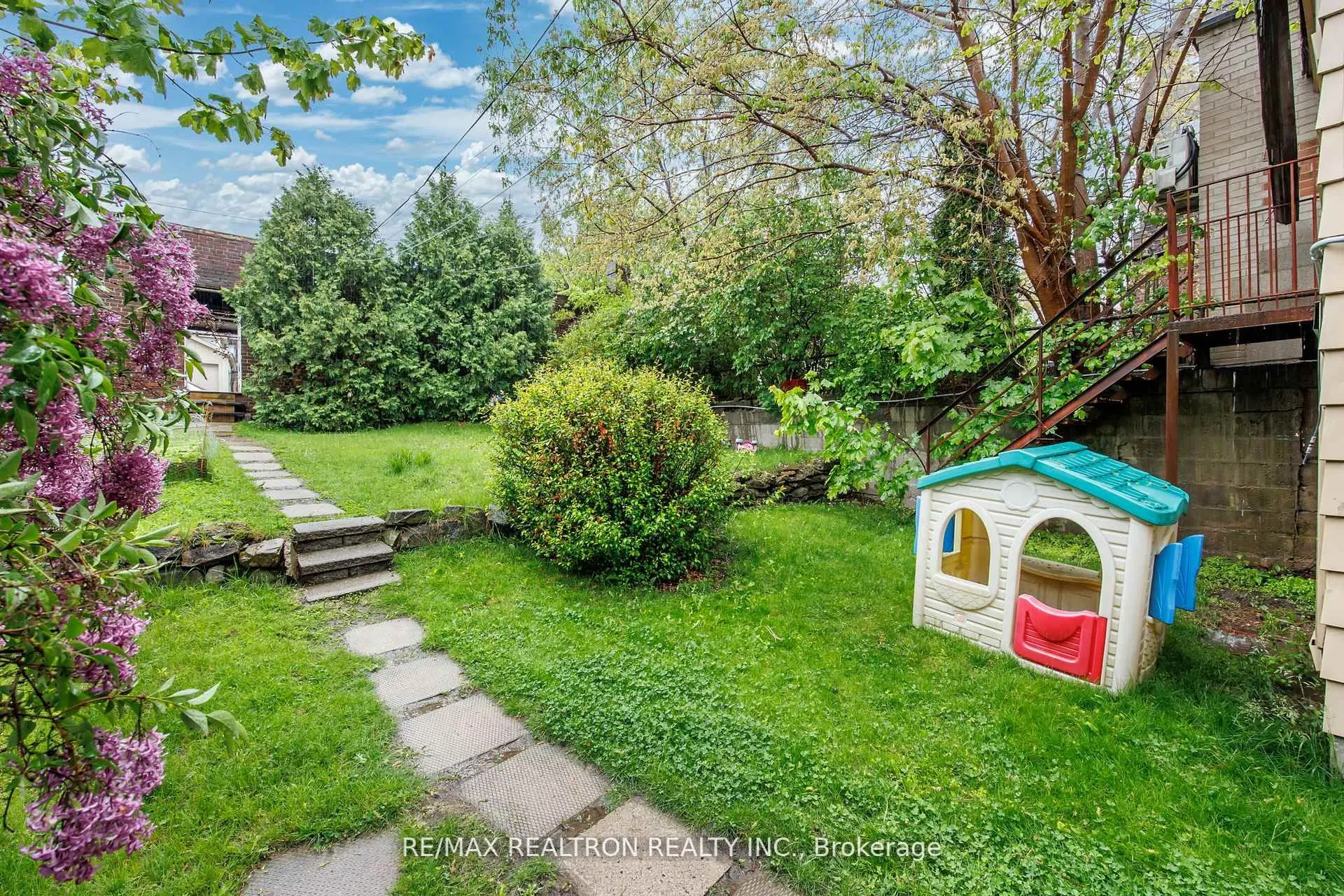 1611 Bloor Street W