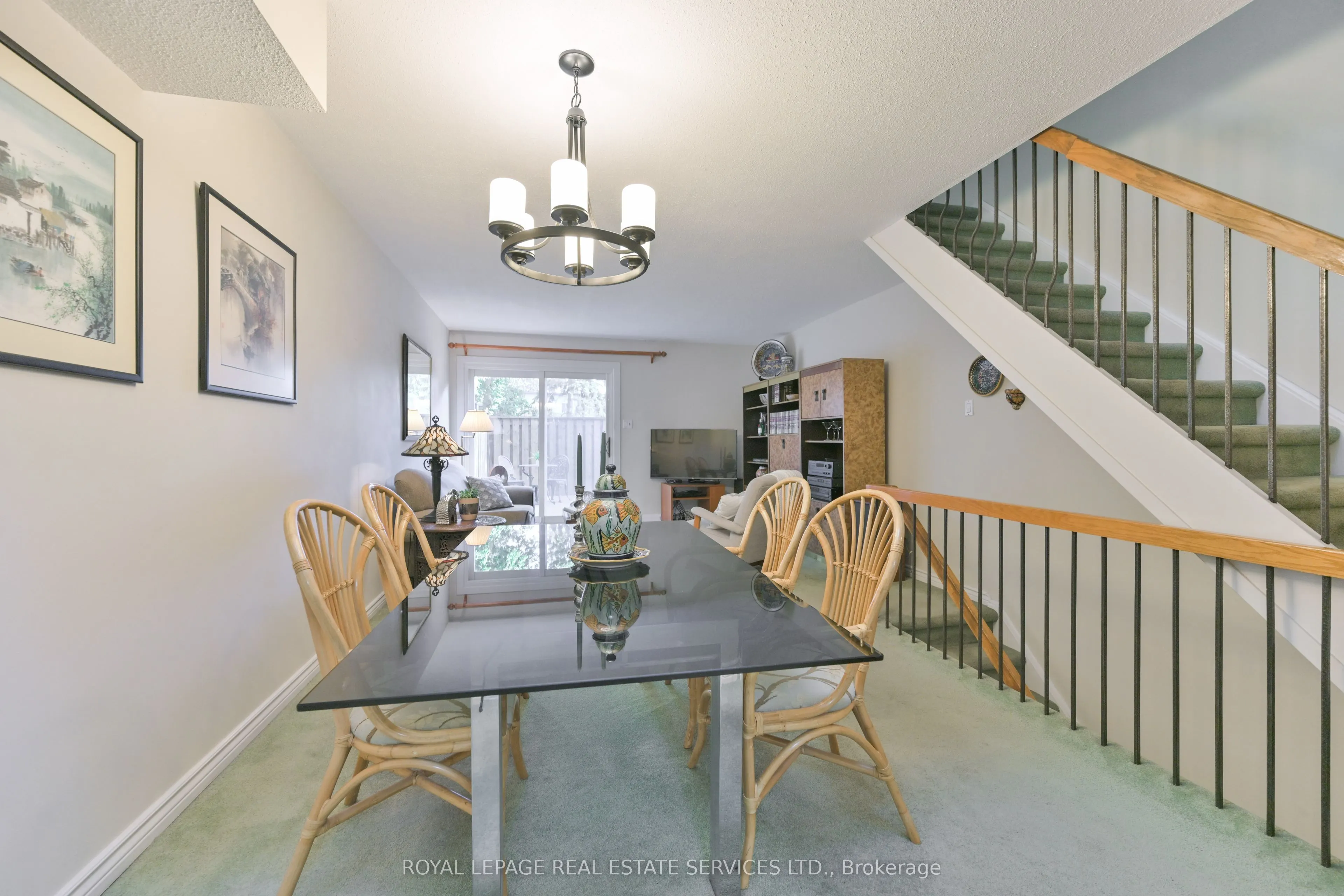 442 Perth Avenue, #11