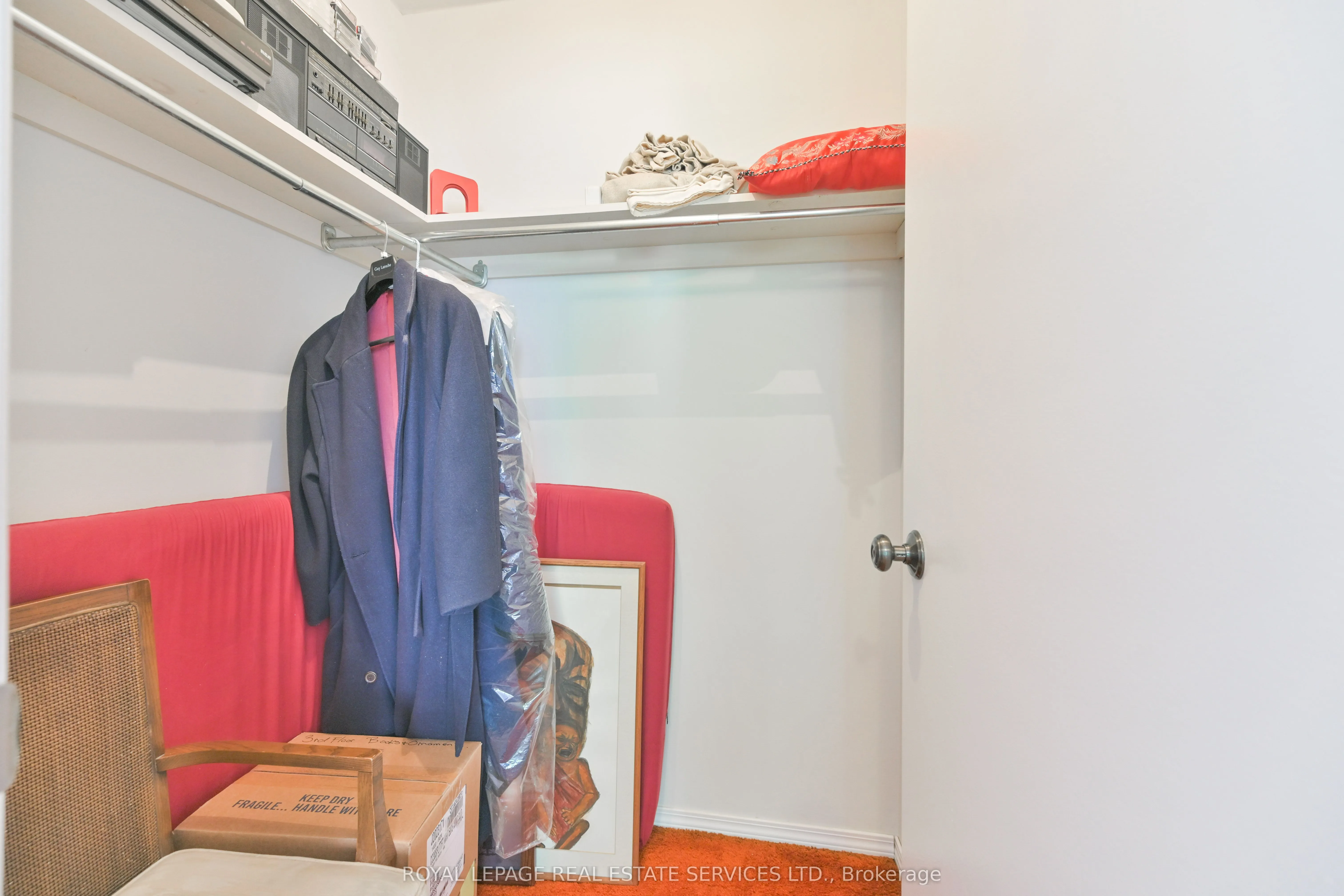 442 Perth Avenue, #11