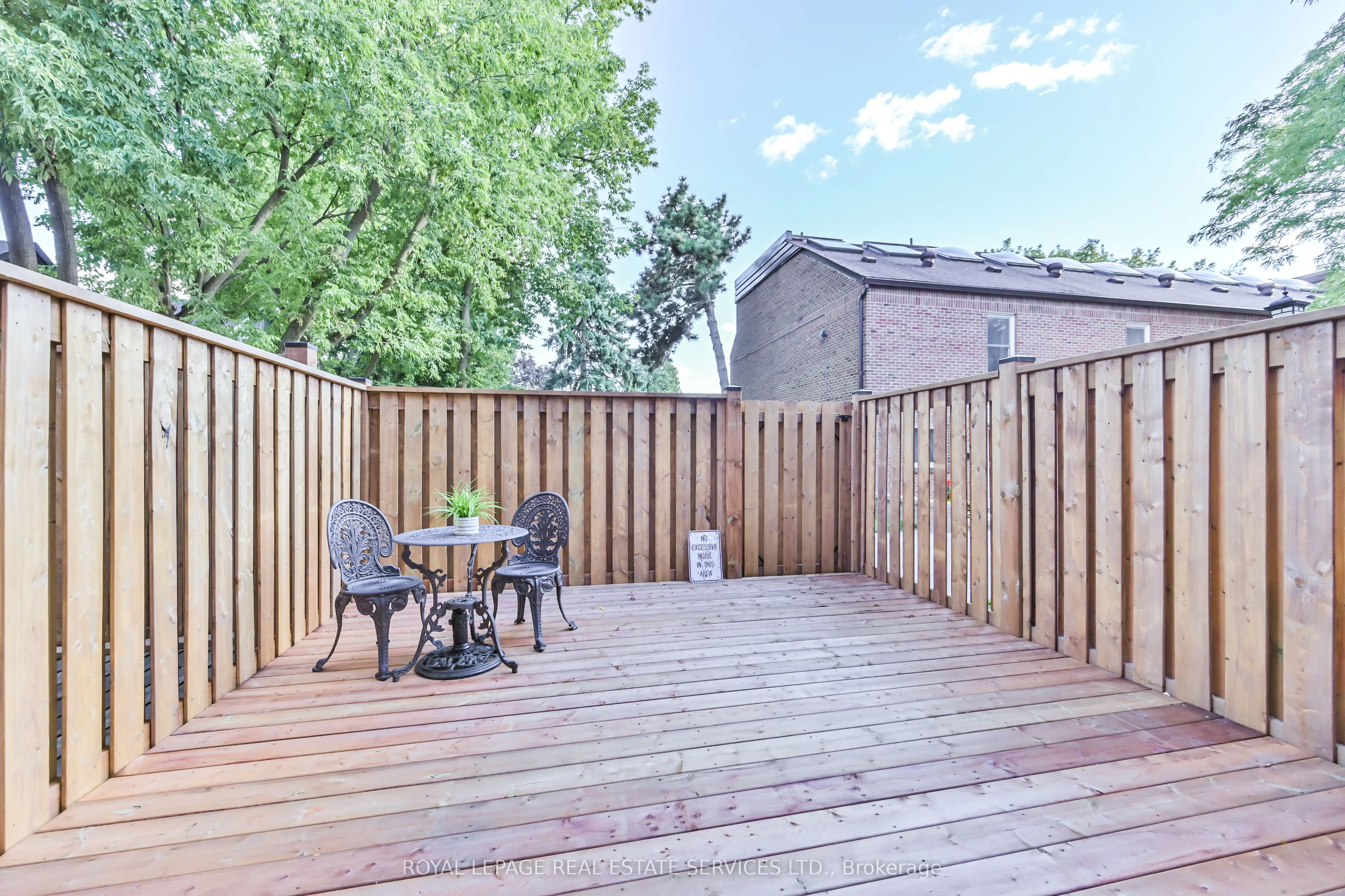 442 Perth Avenue, #11