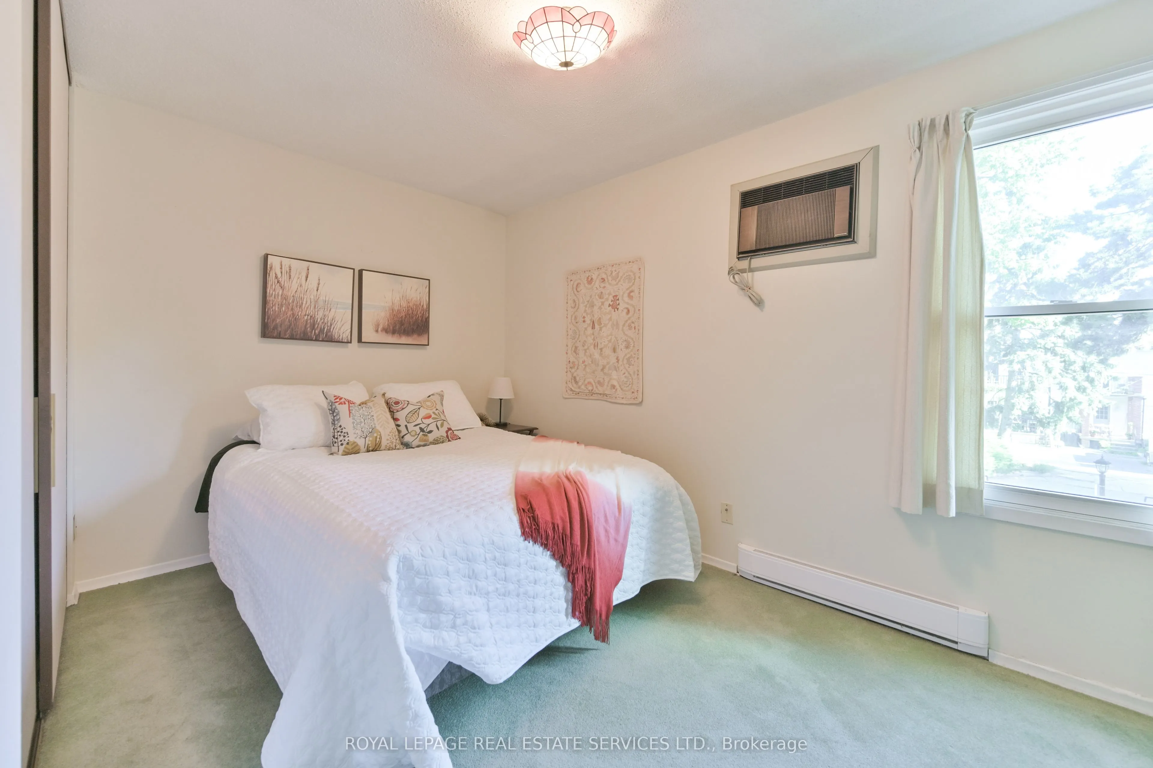 442 Perth Avenue, #11