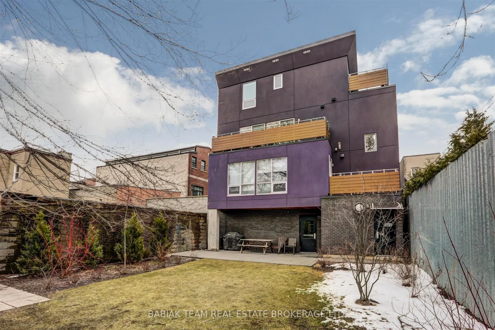 332 High Park Avenue, #306