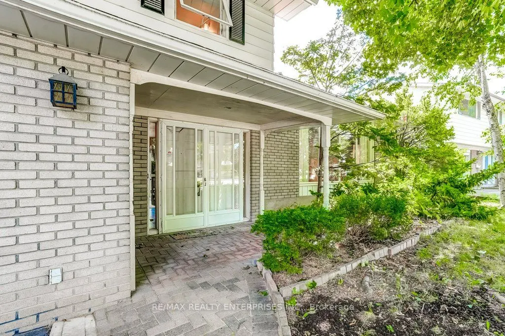 1231 Kingsmead Crescent